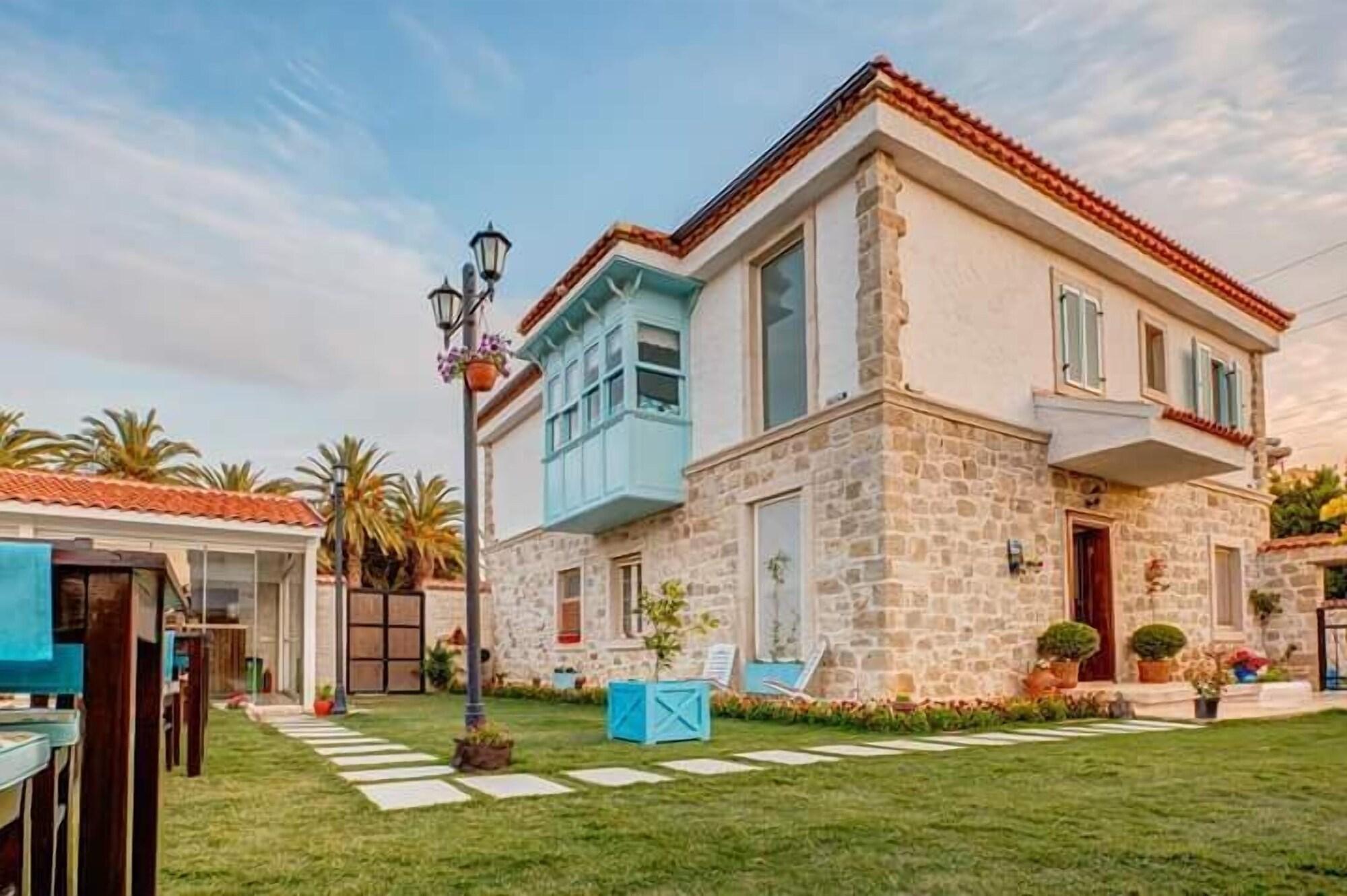 Varios Bella pietra otel