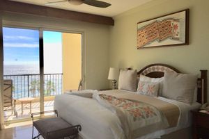 Spacious, gorgeous ocean view for 6 adults or family on beautiful Medano Beach