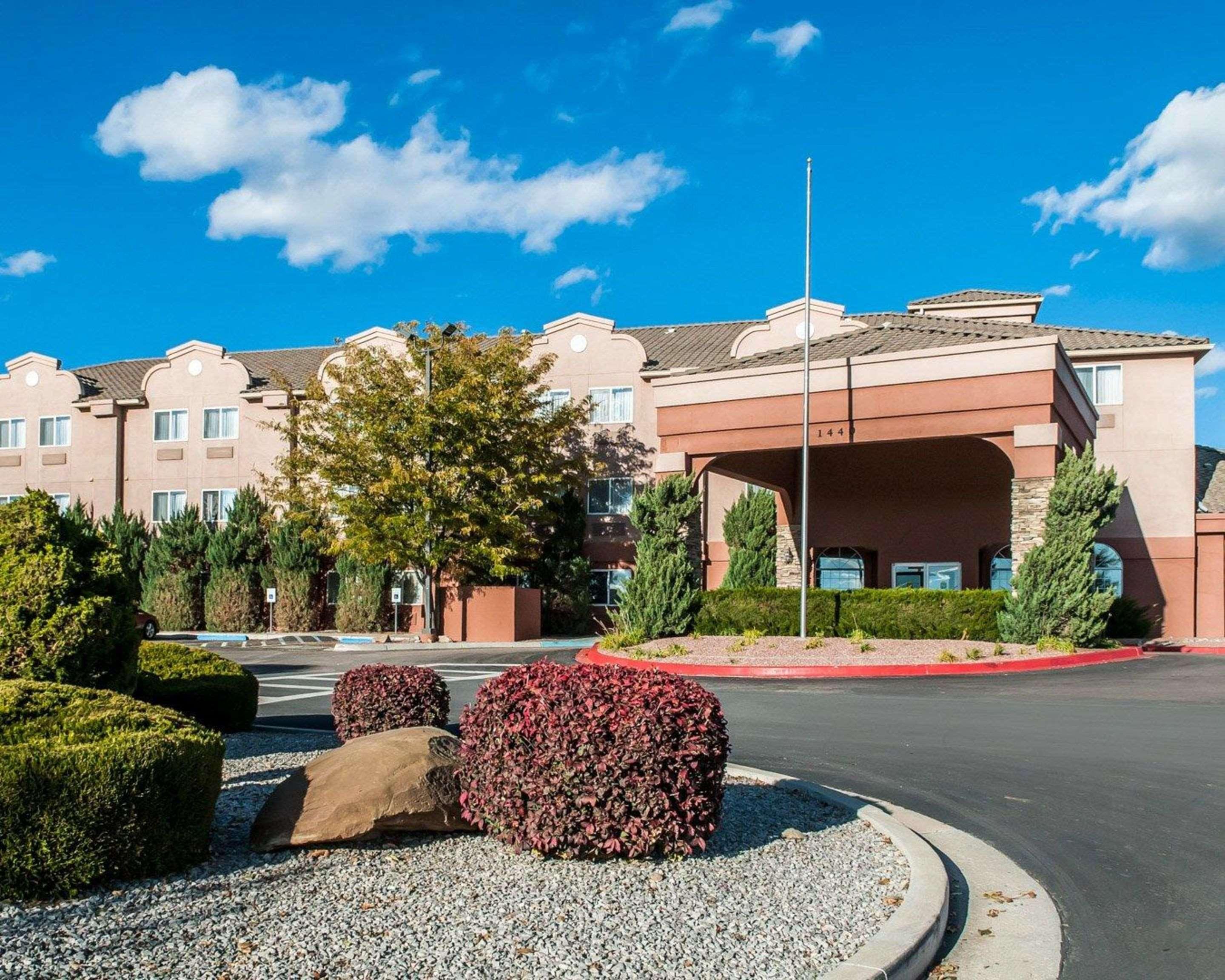 Vista Exterior Comfort Inn Gallup I-40 Exit 20