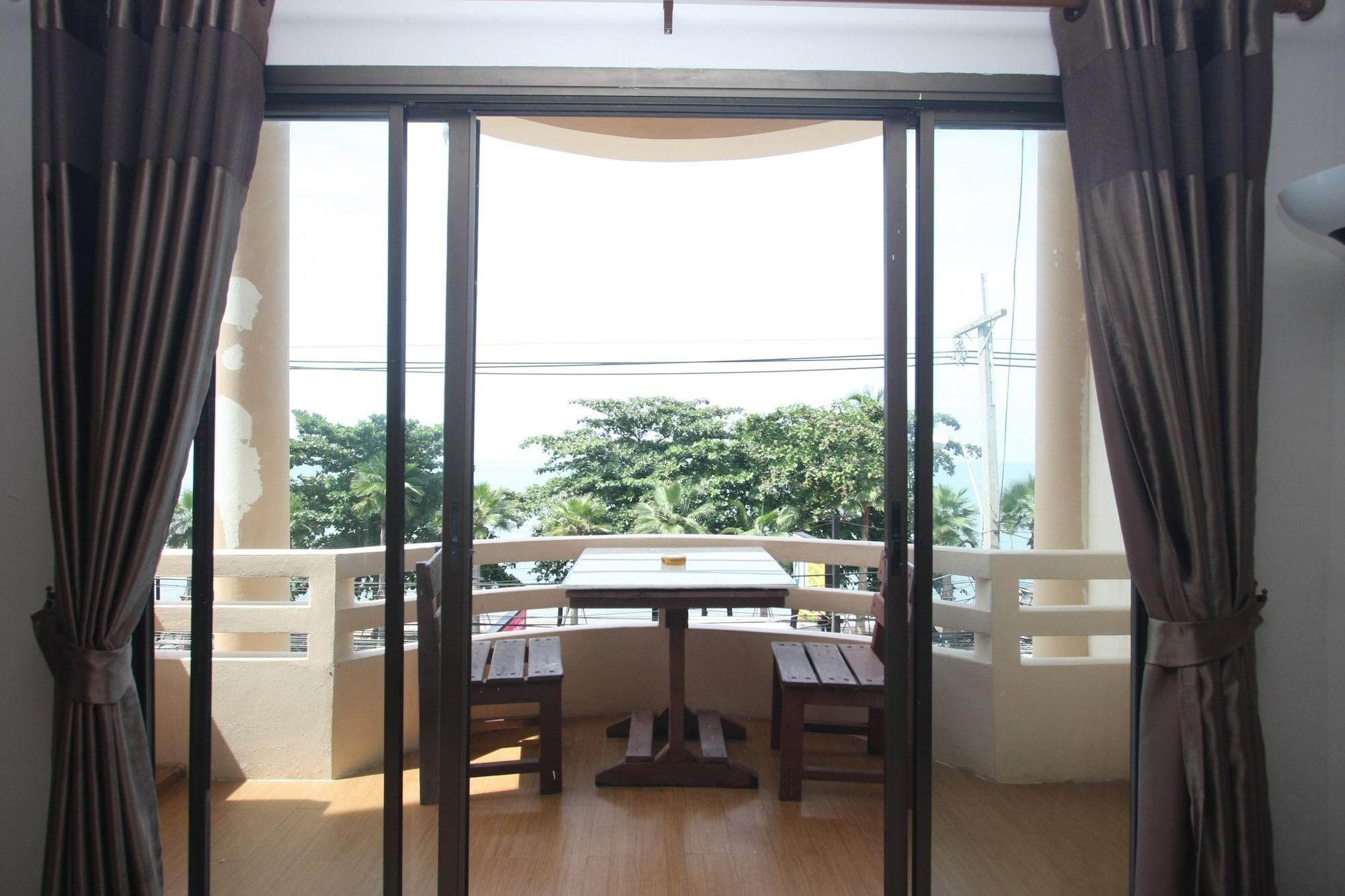 Varios Chantorn Jomtien Guesthouse 1