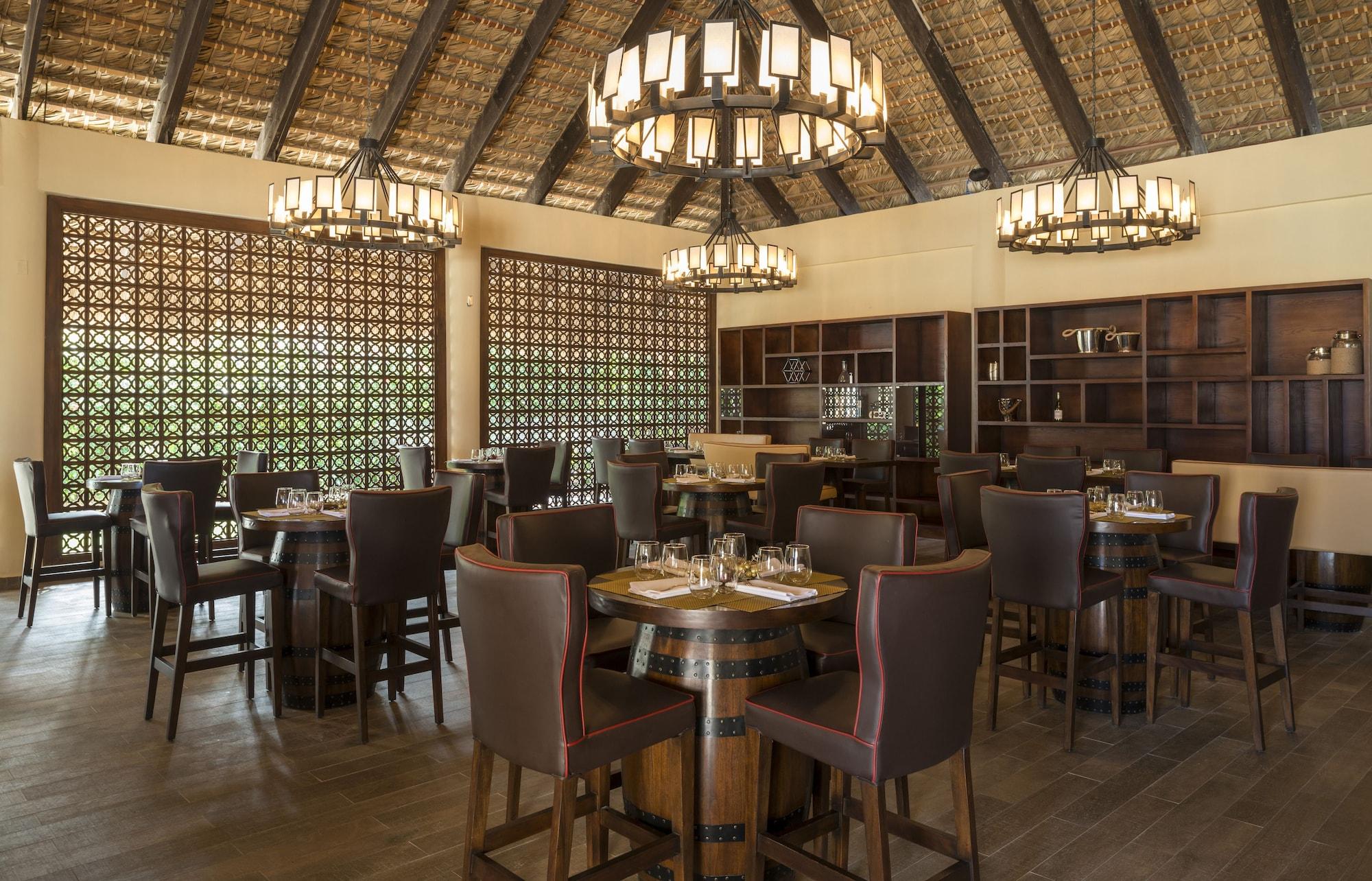 Restaurant Royalton Punta Cana, An Autograph Collection All-Inclusive Resort & Casino