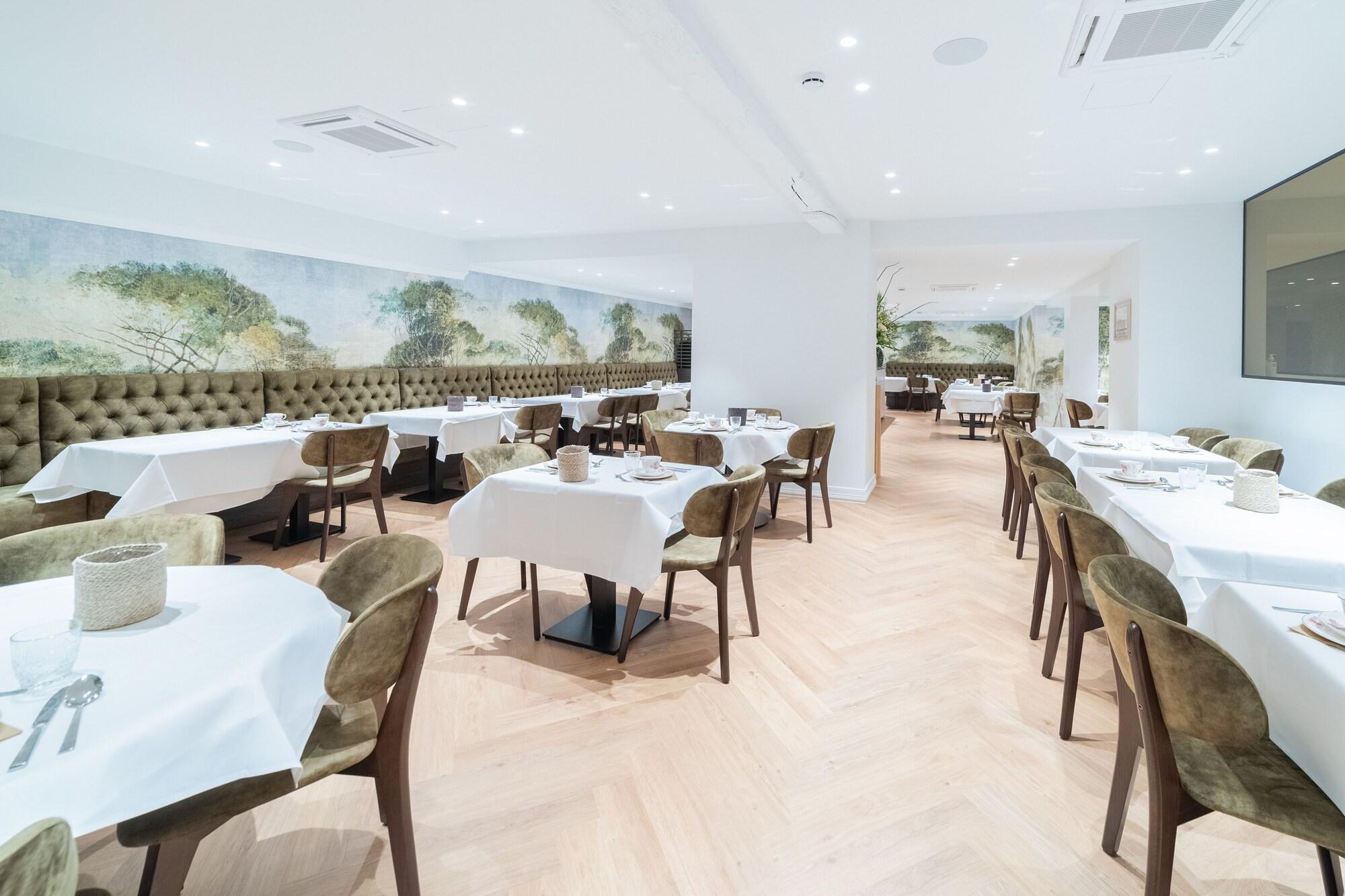Restaurant Grand Hotel Normandy by CW Hotel Collection