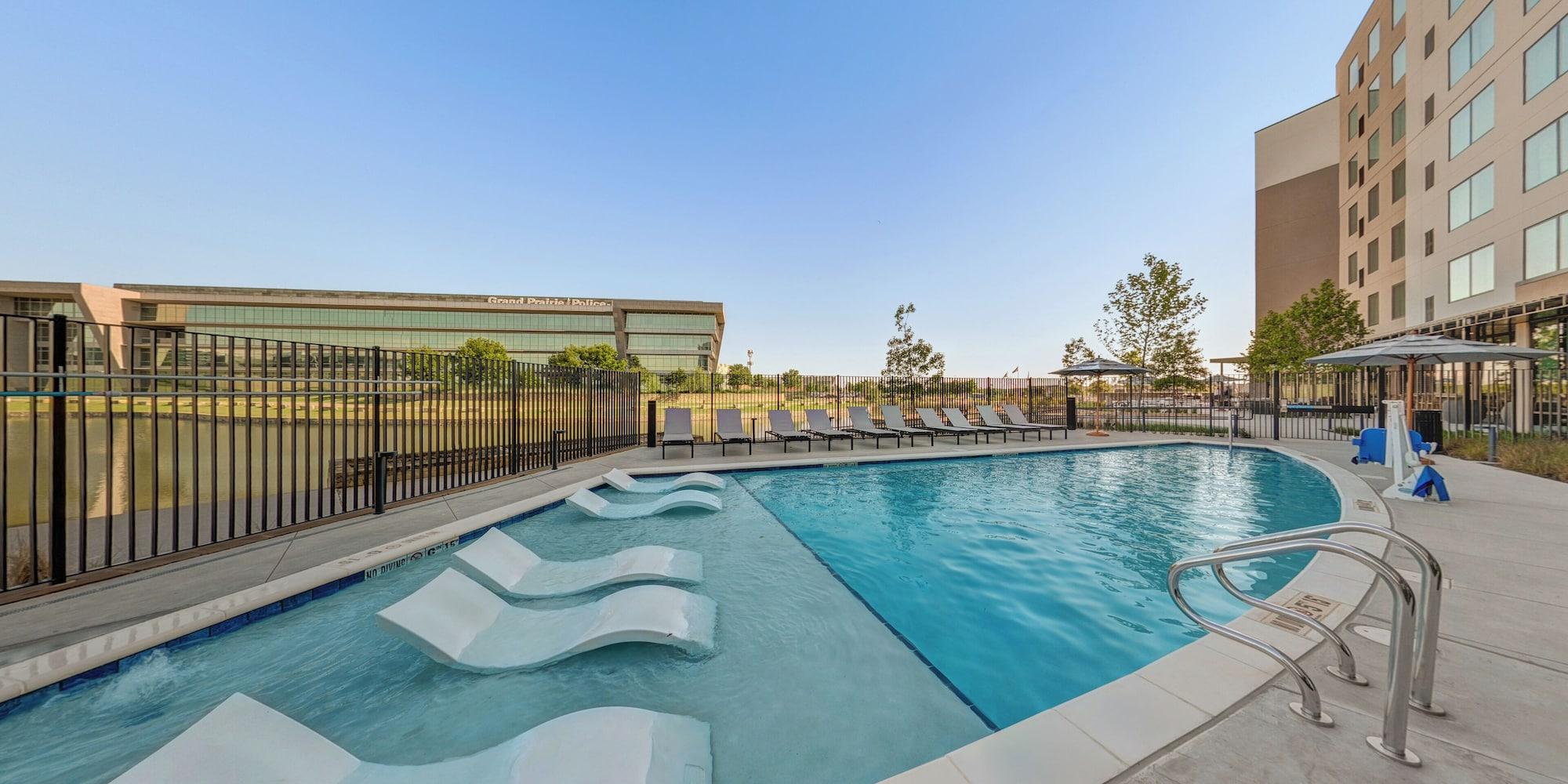 Vista Piscina Homewood Suites By Hilton Grand Prairie At Epiccentral