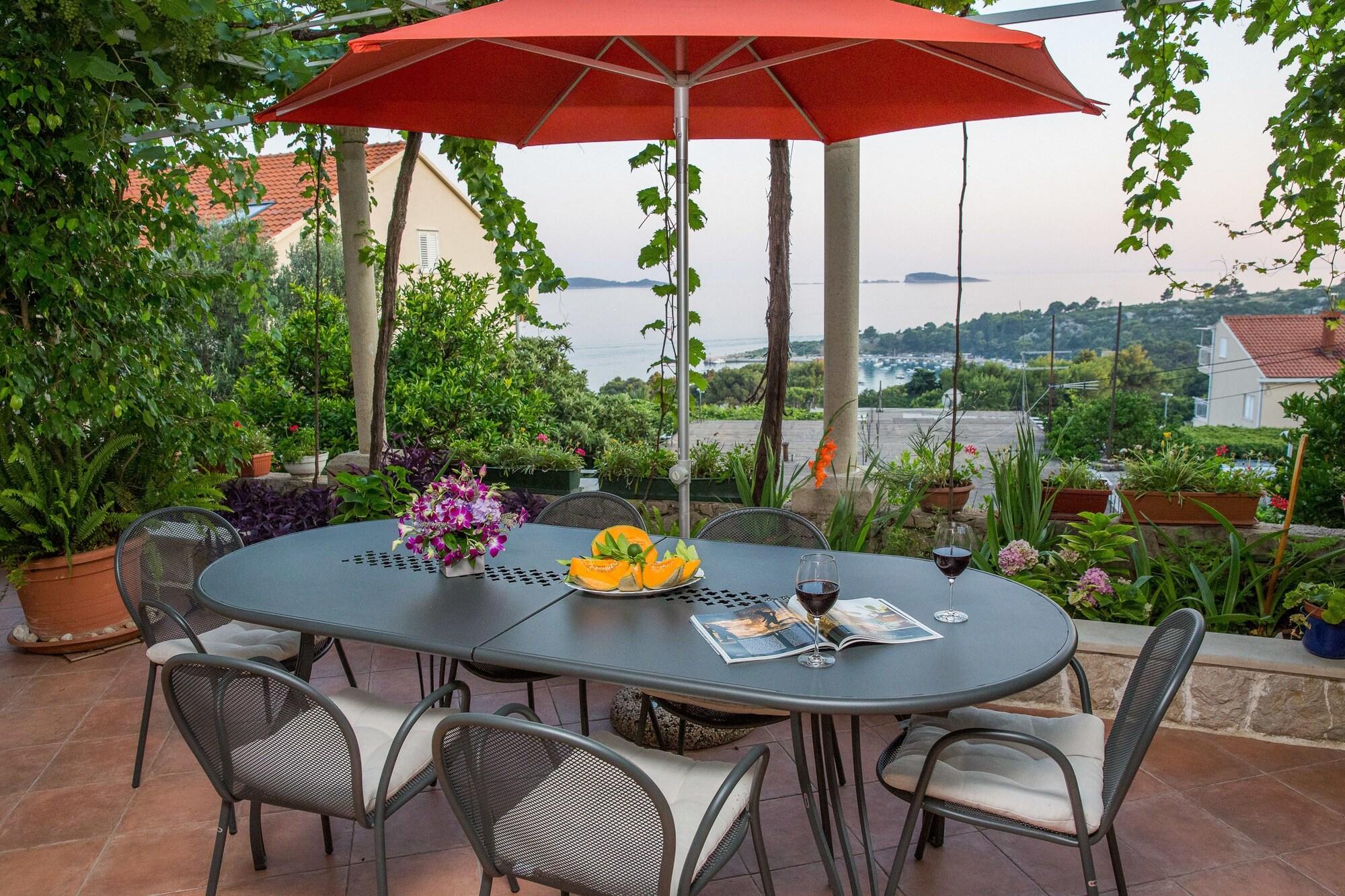 Restaurant Studio Apartment Andrijana