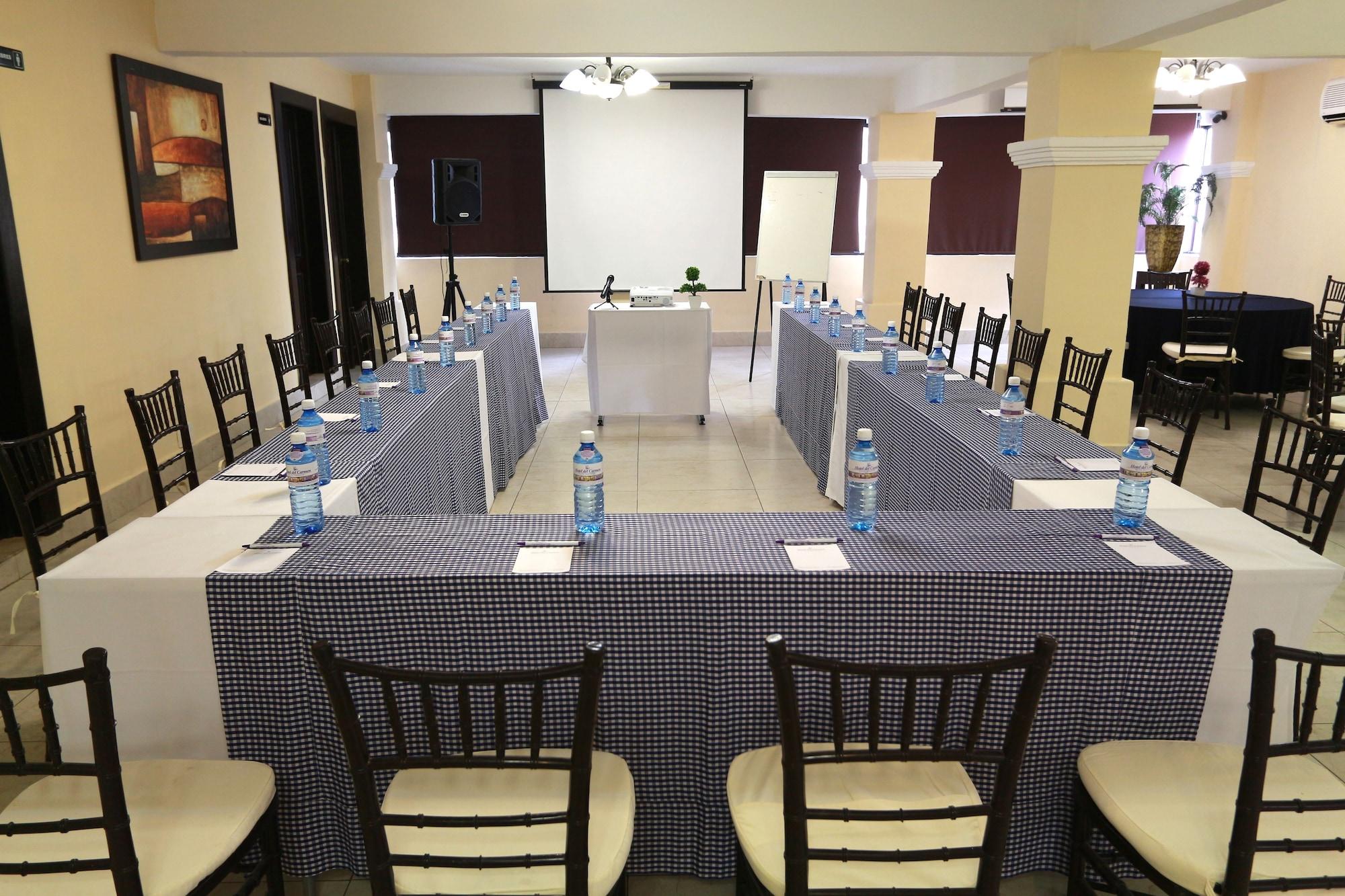 Sala de Reuniones Hotel Del Carmen en el centro de Tuxtla Gutiérrez