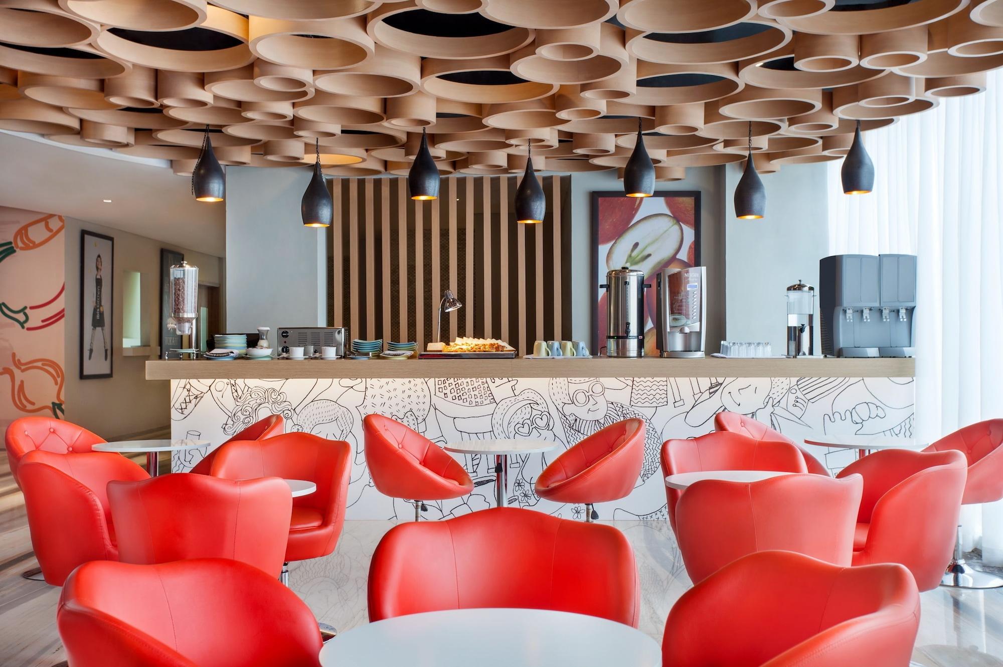 Vista Lobby ibis Yogyakarta Adi Sucipto