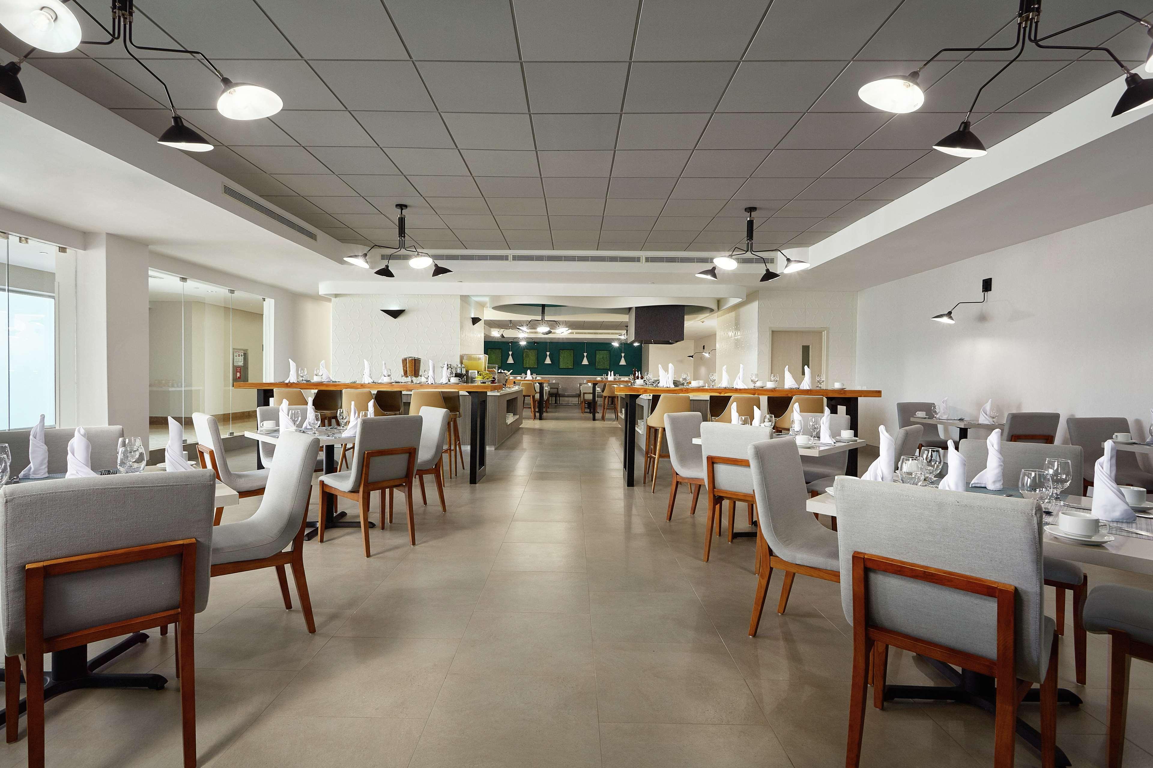 Restaurant DoubleTree by Hilton Managua