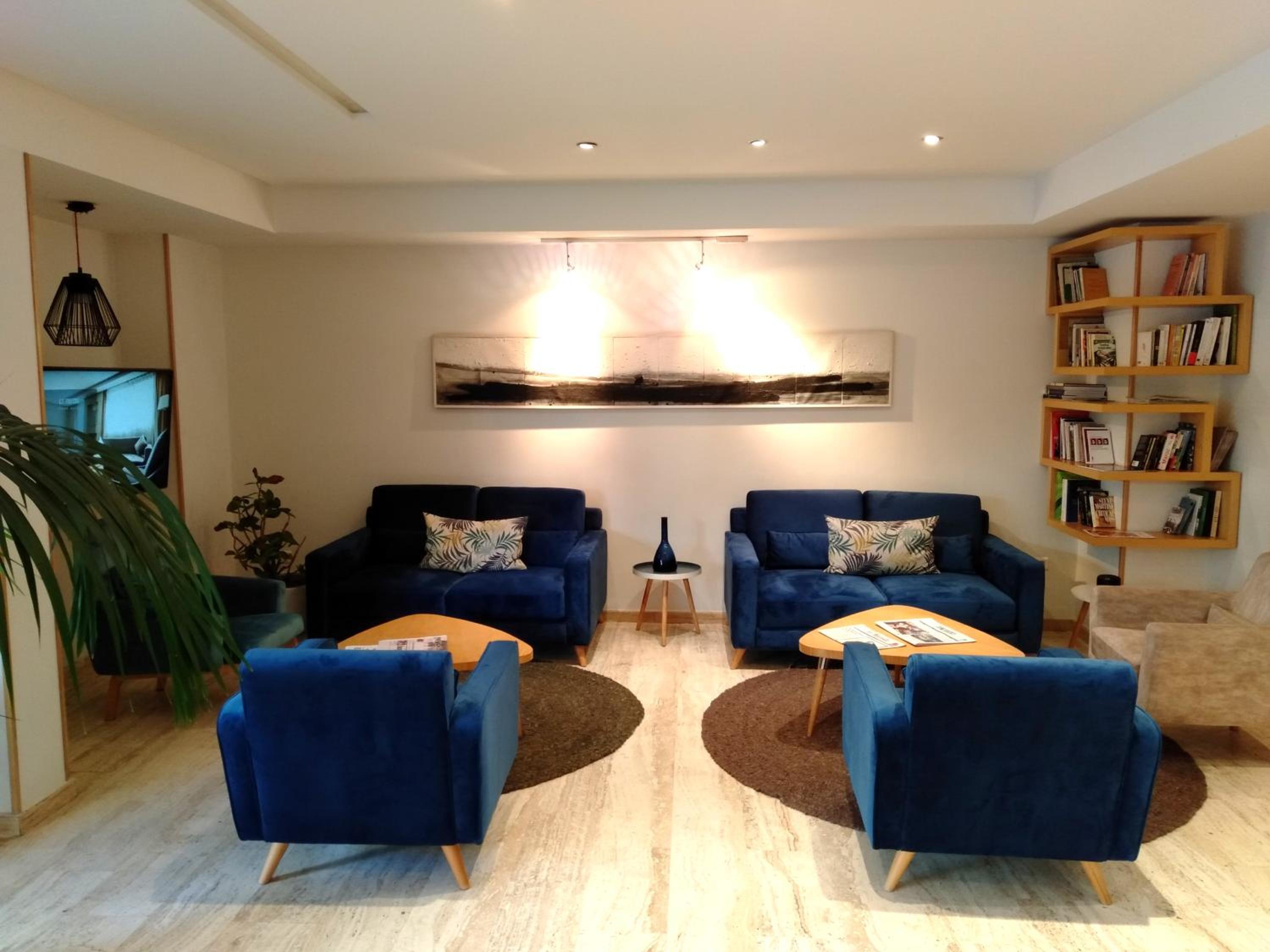 Vista Lobby Le Pietri Urban Hotel