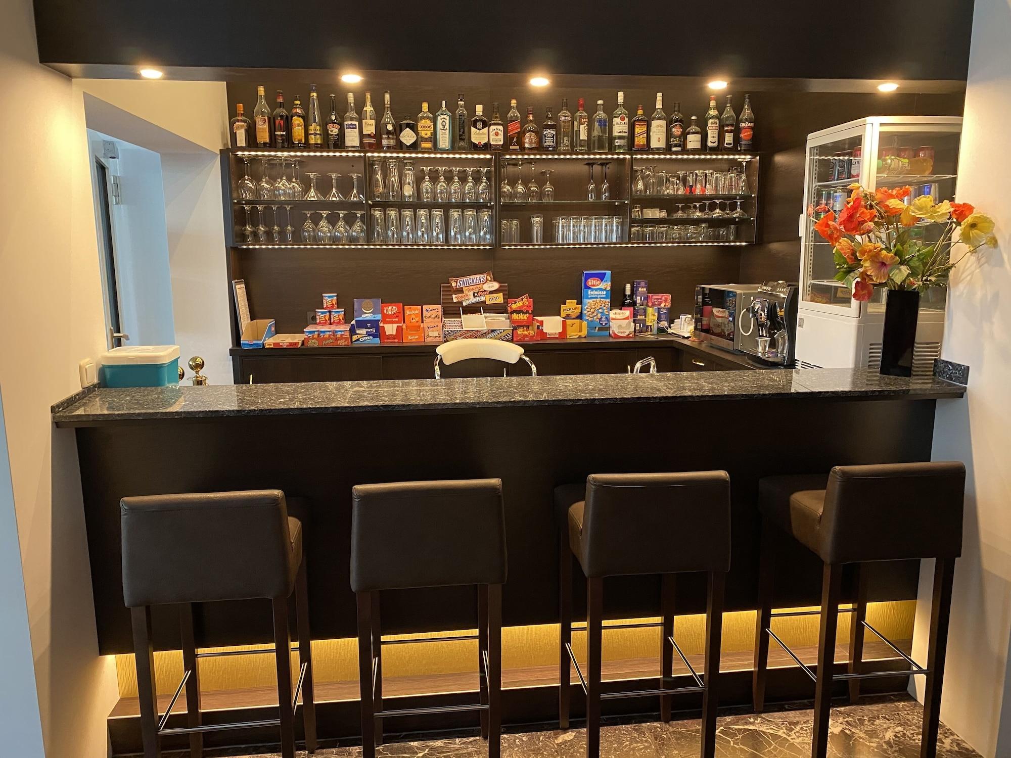 Bar/Salón Montree Hotel