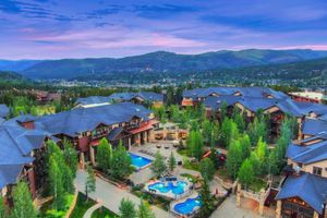 Alojamiento - Grand Timber Lodge