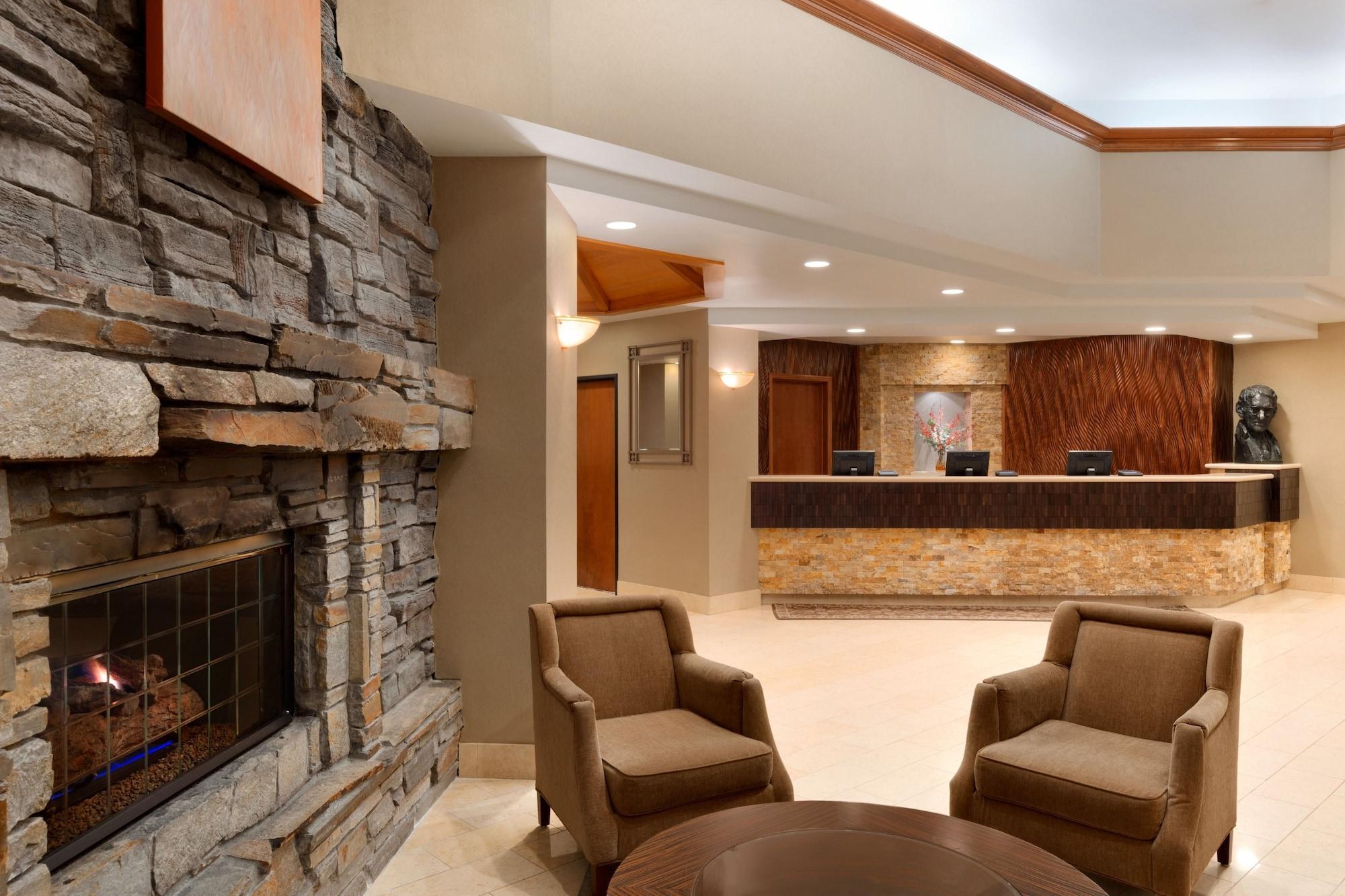 Vista Lobby Harrah’s Lake Tahoe – A Caesars Rewards Destination