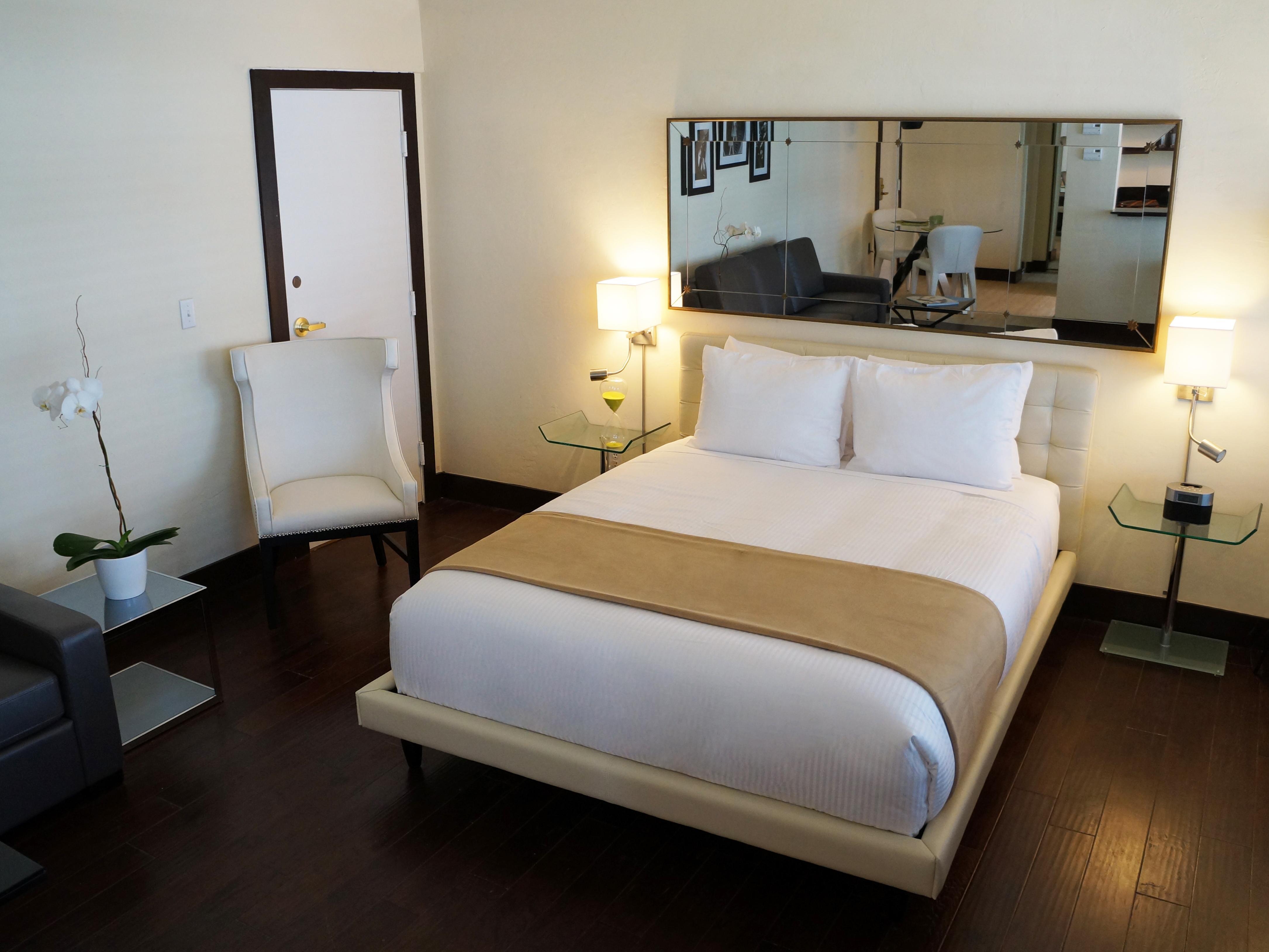 Hotel Lincoln Arms Suites
