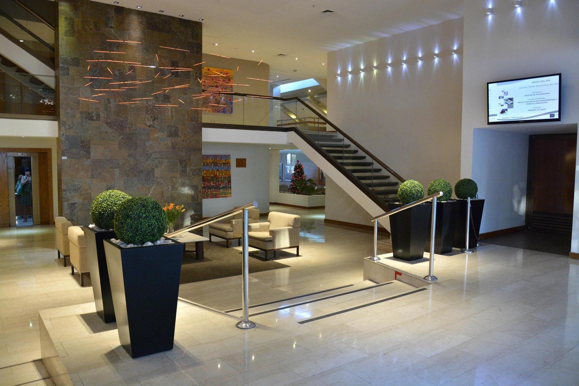 Vista Lobby Hotel Director Vitacura