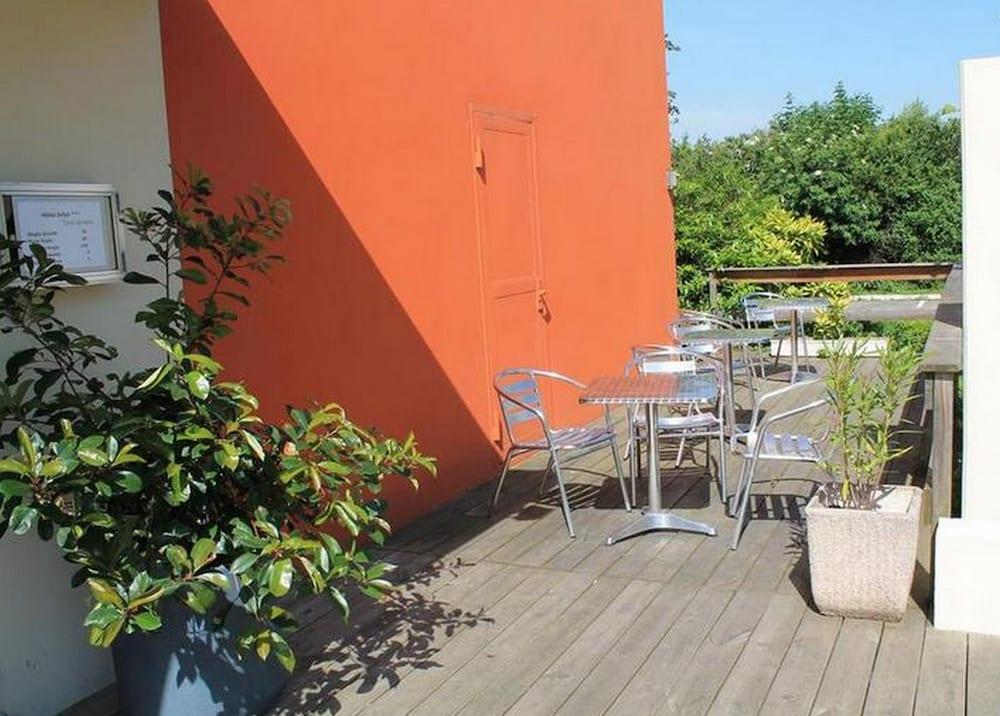 Vista Exterior Adonis Lyon Est Hôtel Artys