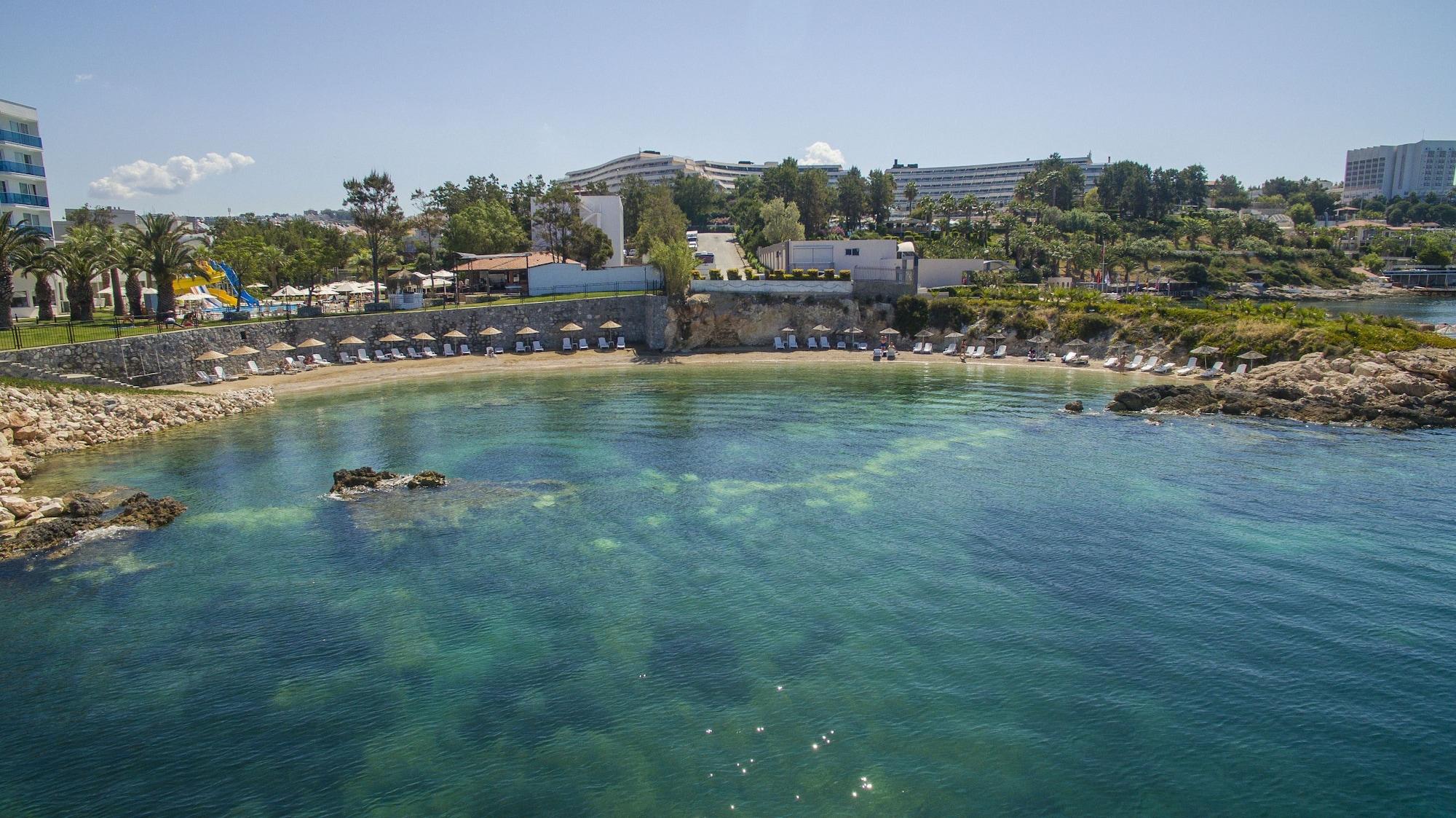 Playa Le Bleu Hotel & Resort
