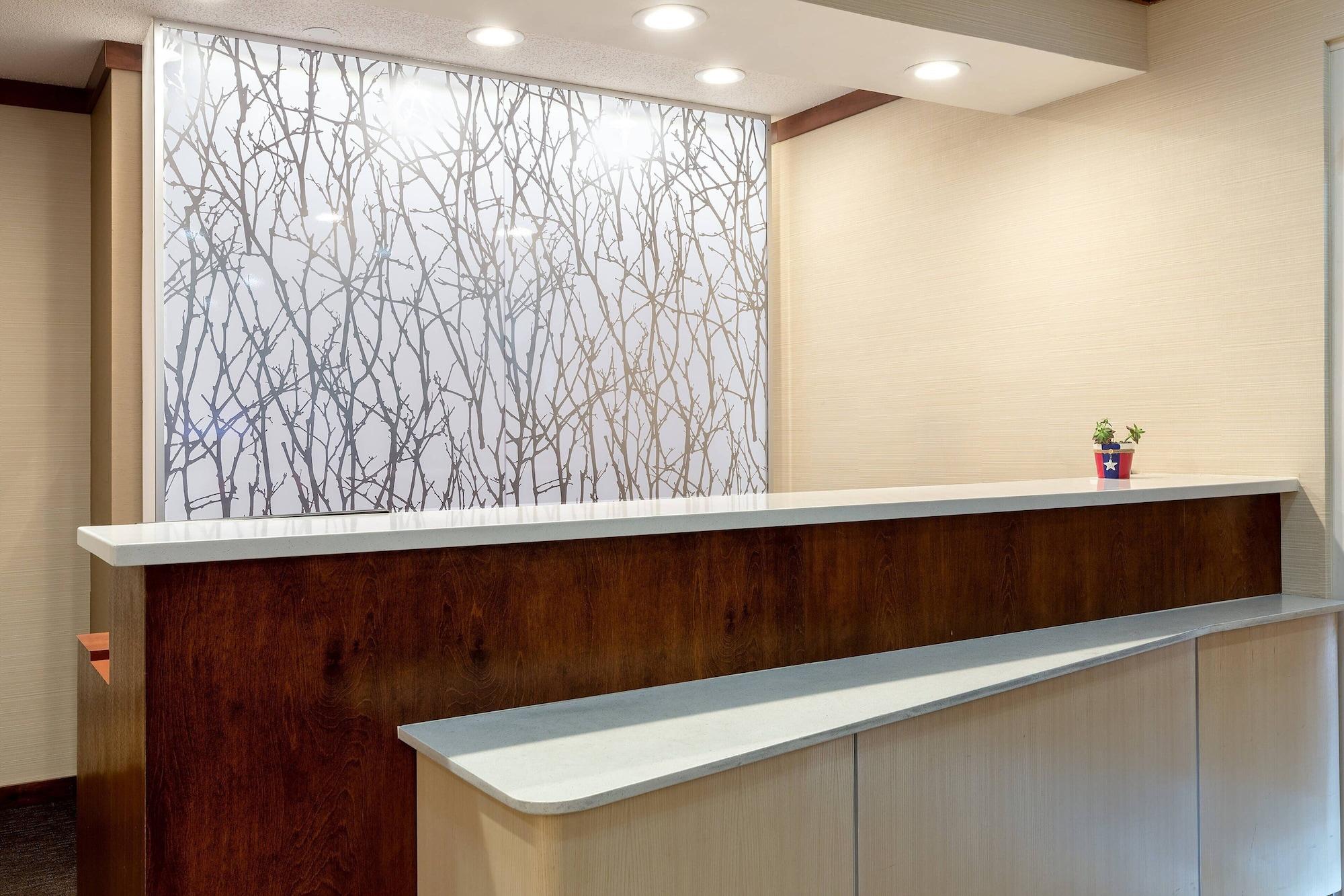 Vista Lobby Fairfield Inn and Suites by Marriott Austin South