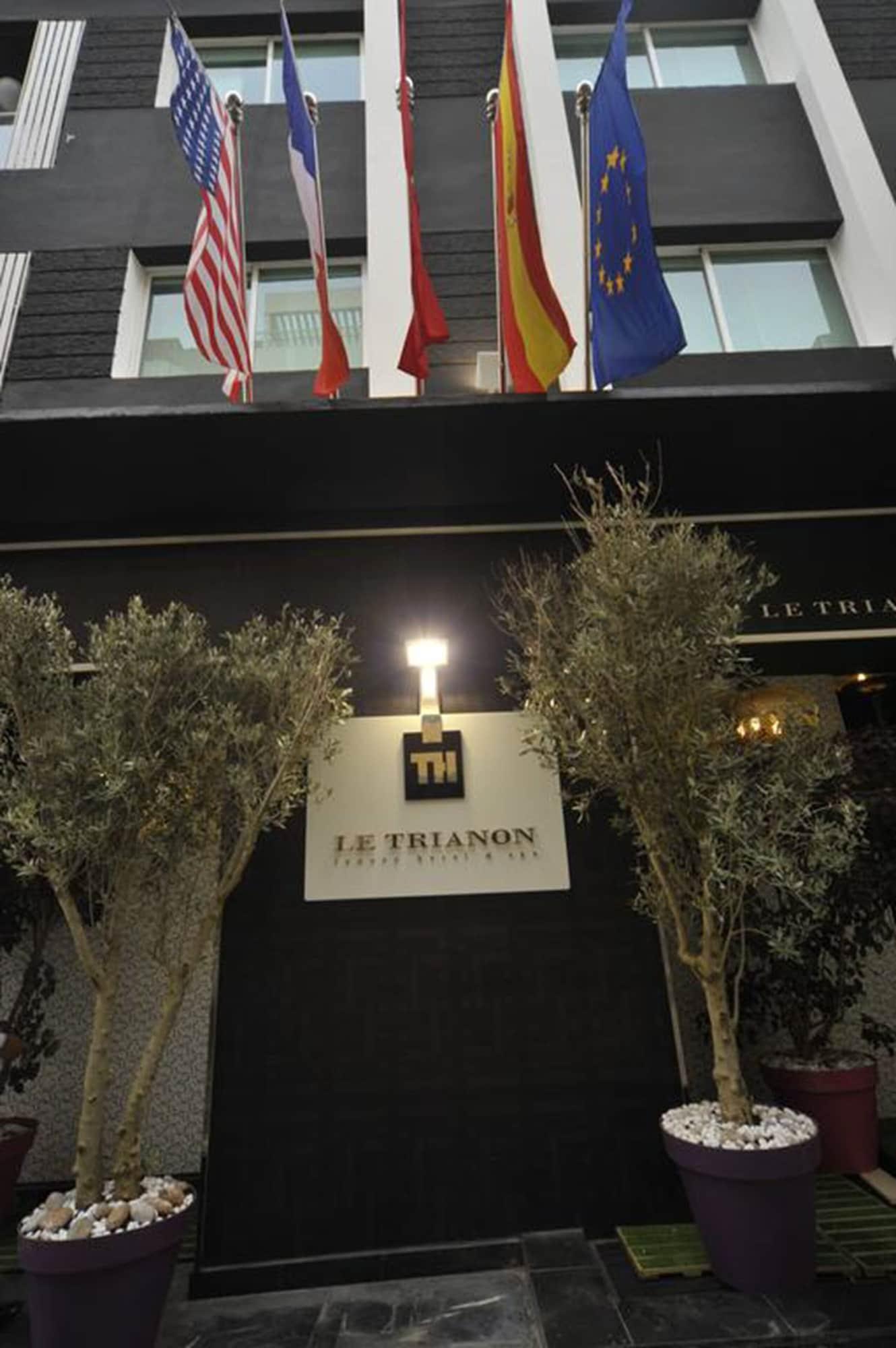 Vista Exterior Le Trianon Luxury Hotel & Spa