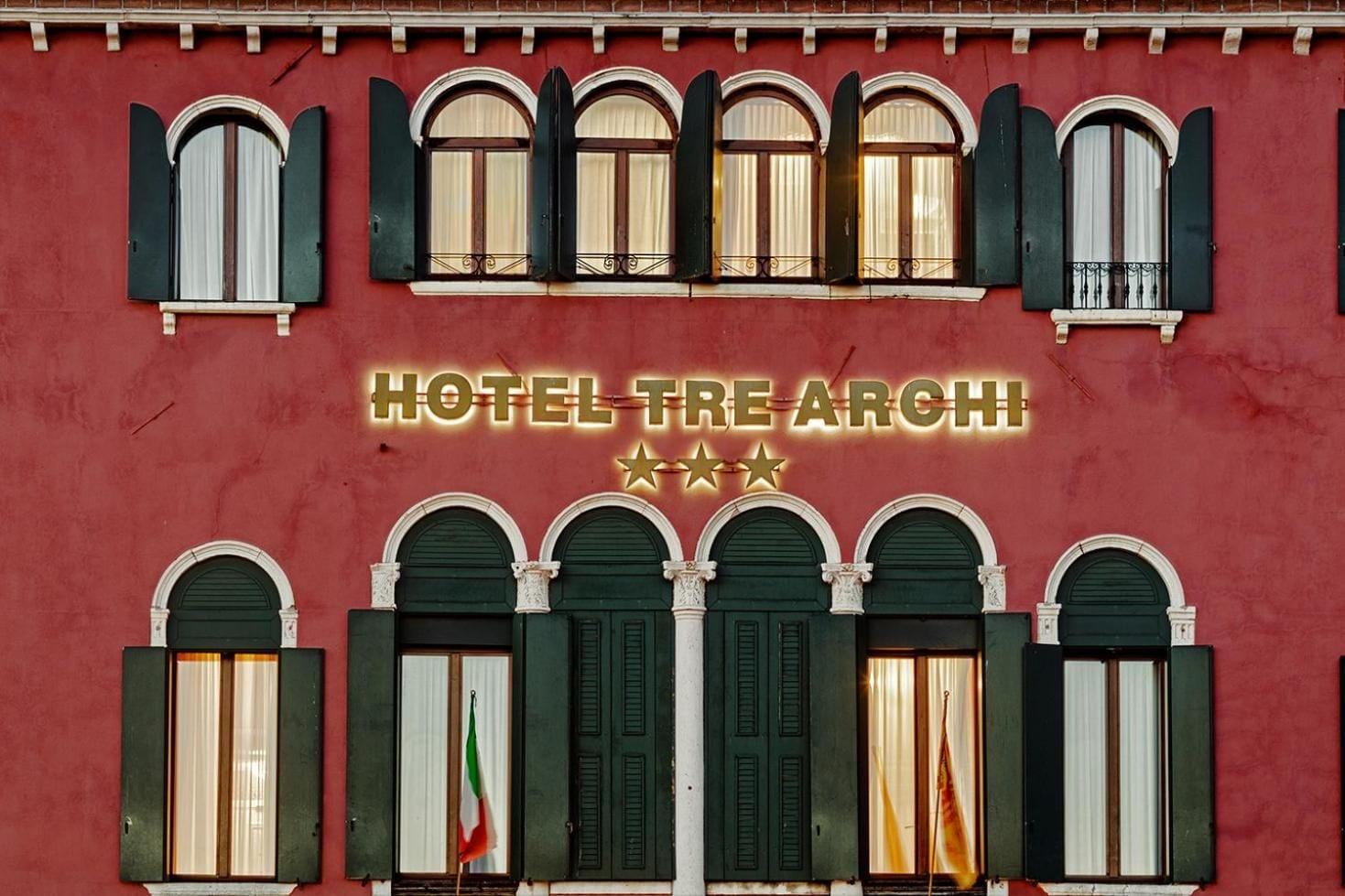 Vista Exterior Hotel Tre Archi