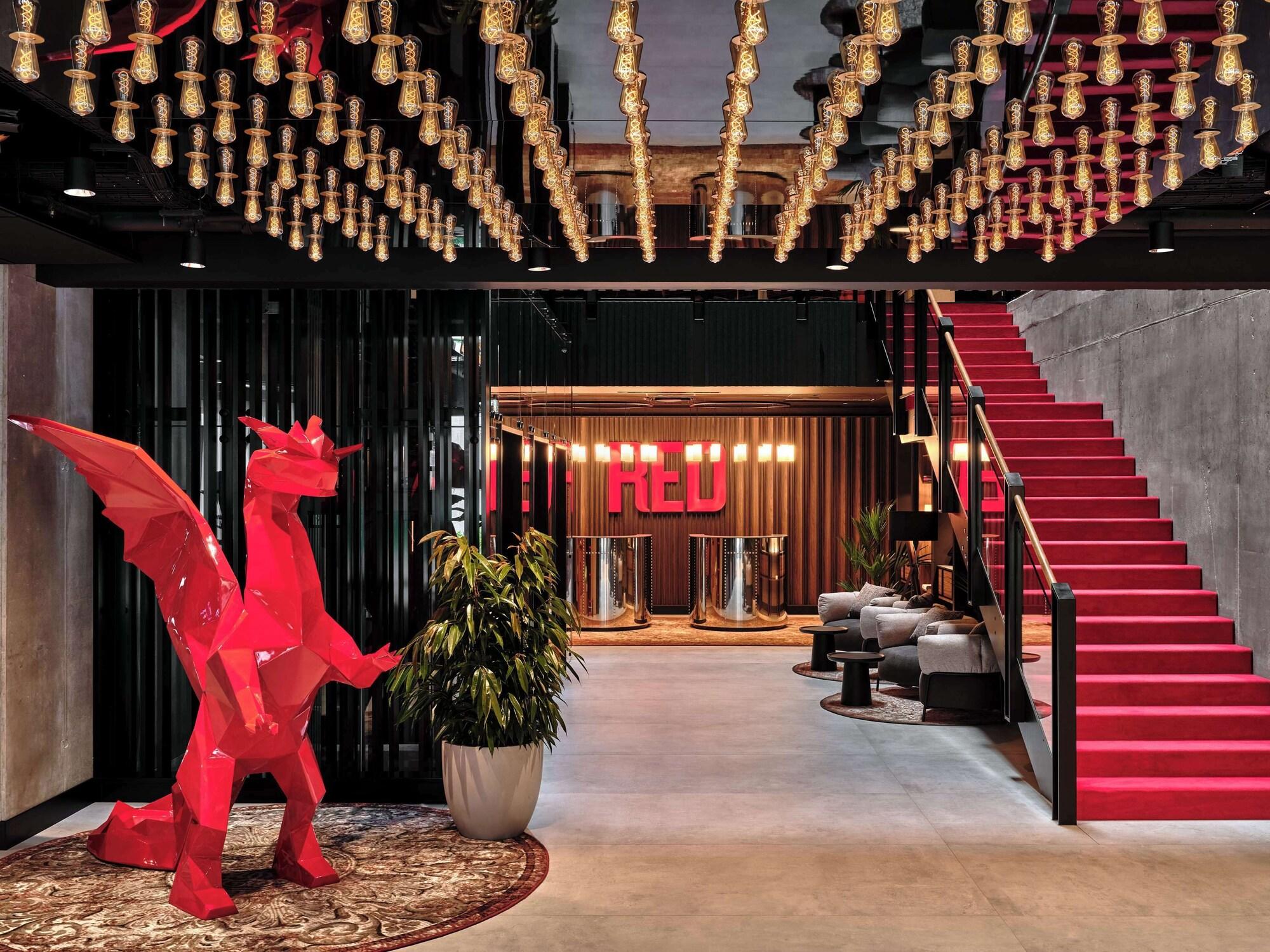 Vista Lobby Radisson RED Hotel & Radisson RED Apartments, Kraków