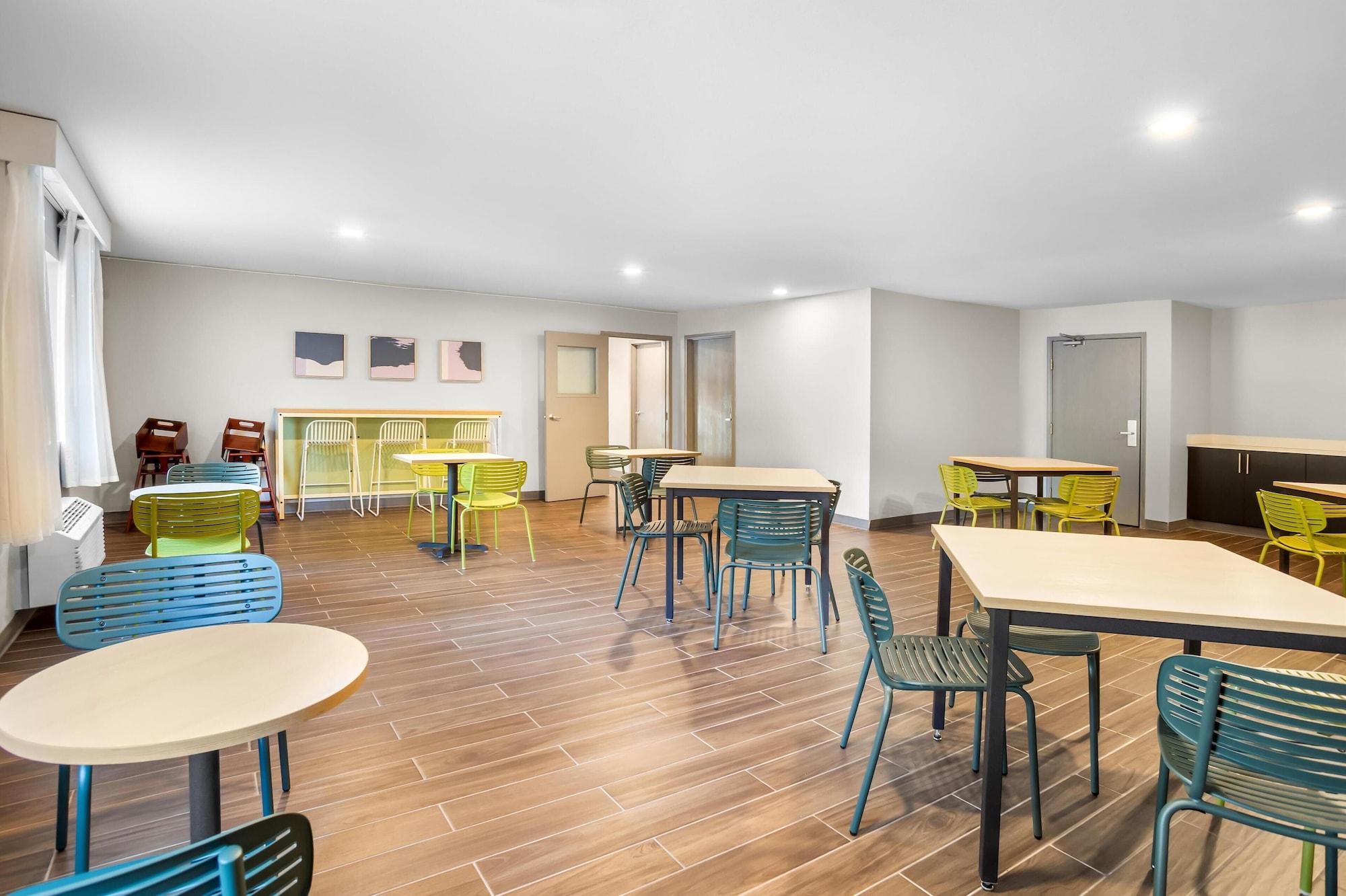 Restaurant Spark by Hilton Tumwater