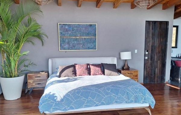 Designer House with Spectacular Lake Views, Jacuzzi and Lush Gardens - Hoteles con jacuzzi en Valle de Bravo