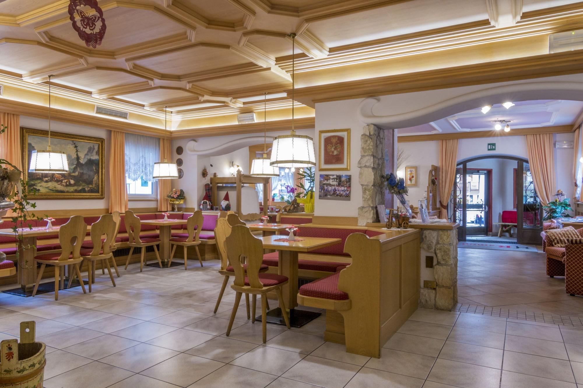 Bar/Salón Hotel Ramon