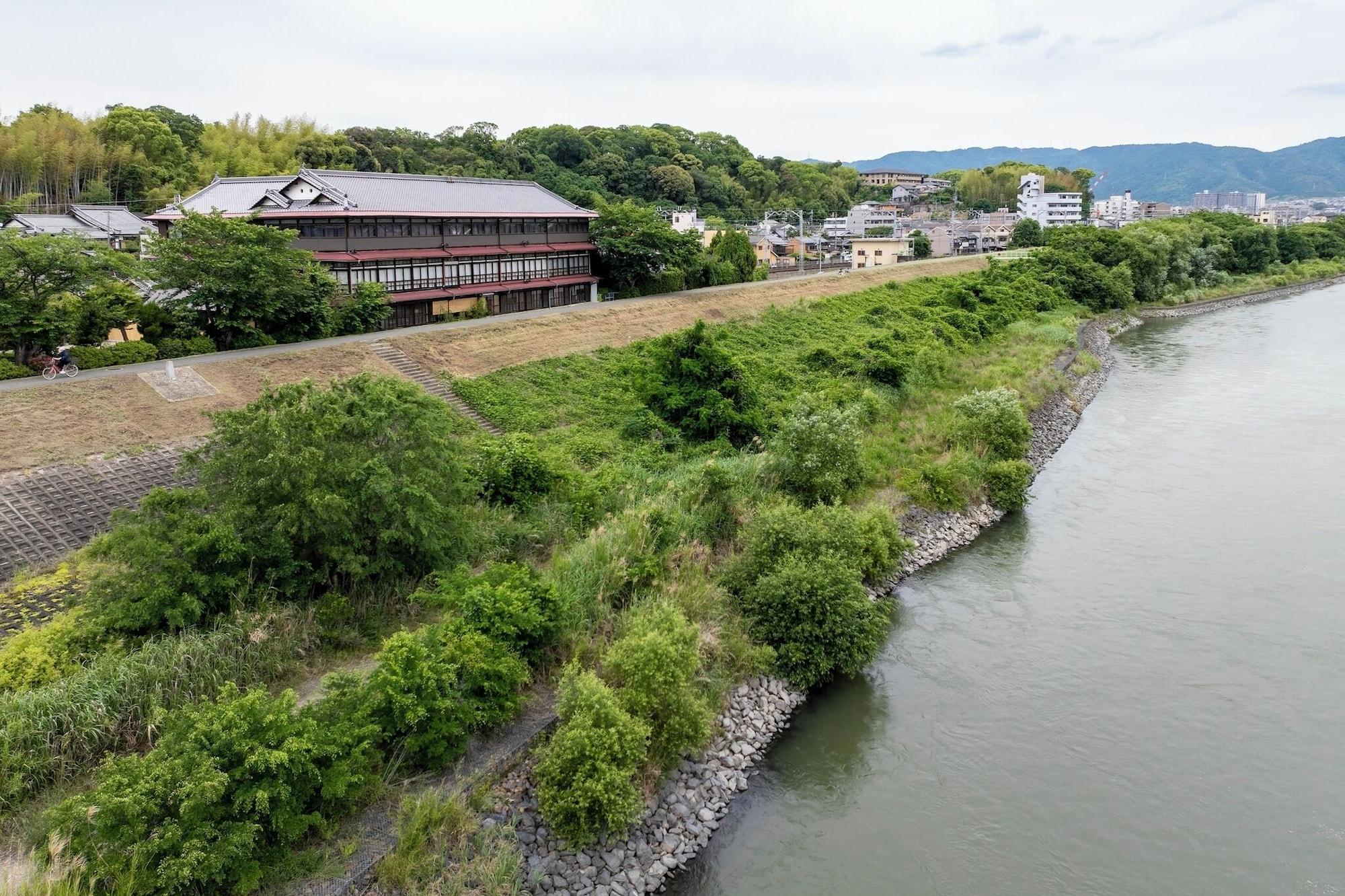 Vista Exterior Momoyama Onsen Tsukimikan