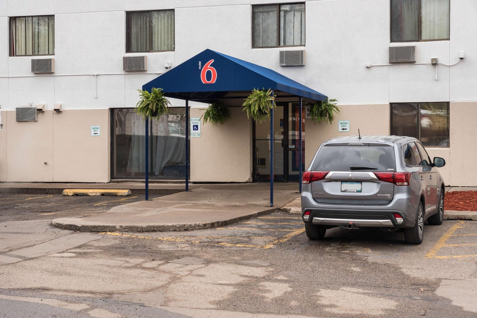 Varios Motel 6 Saint Paul, MN - I-94
