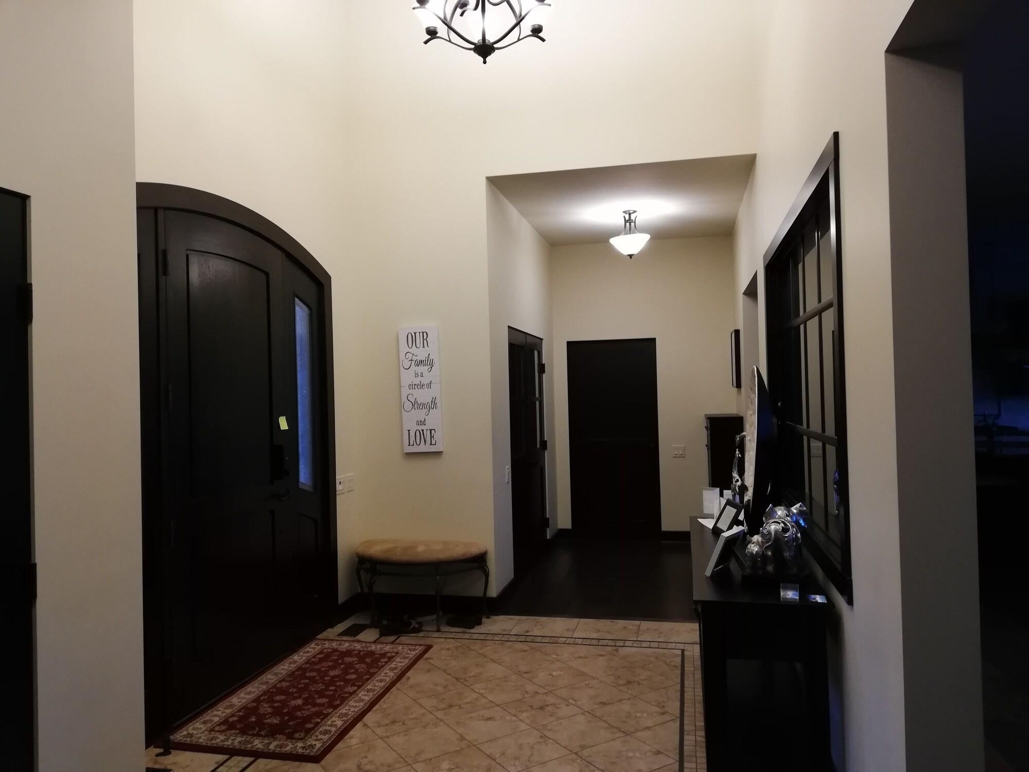 Vista Lobby Mission Hill Lake View Villa