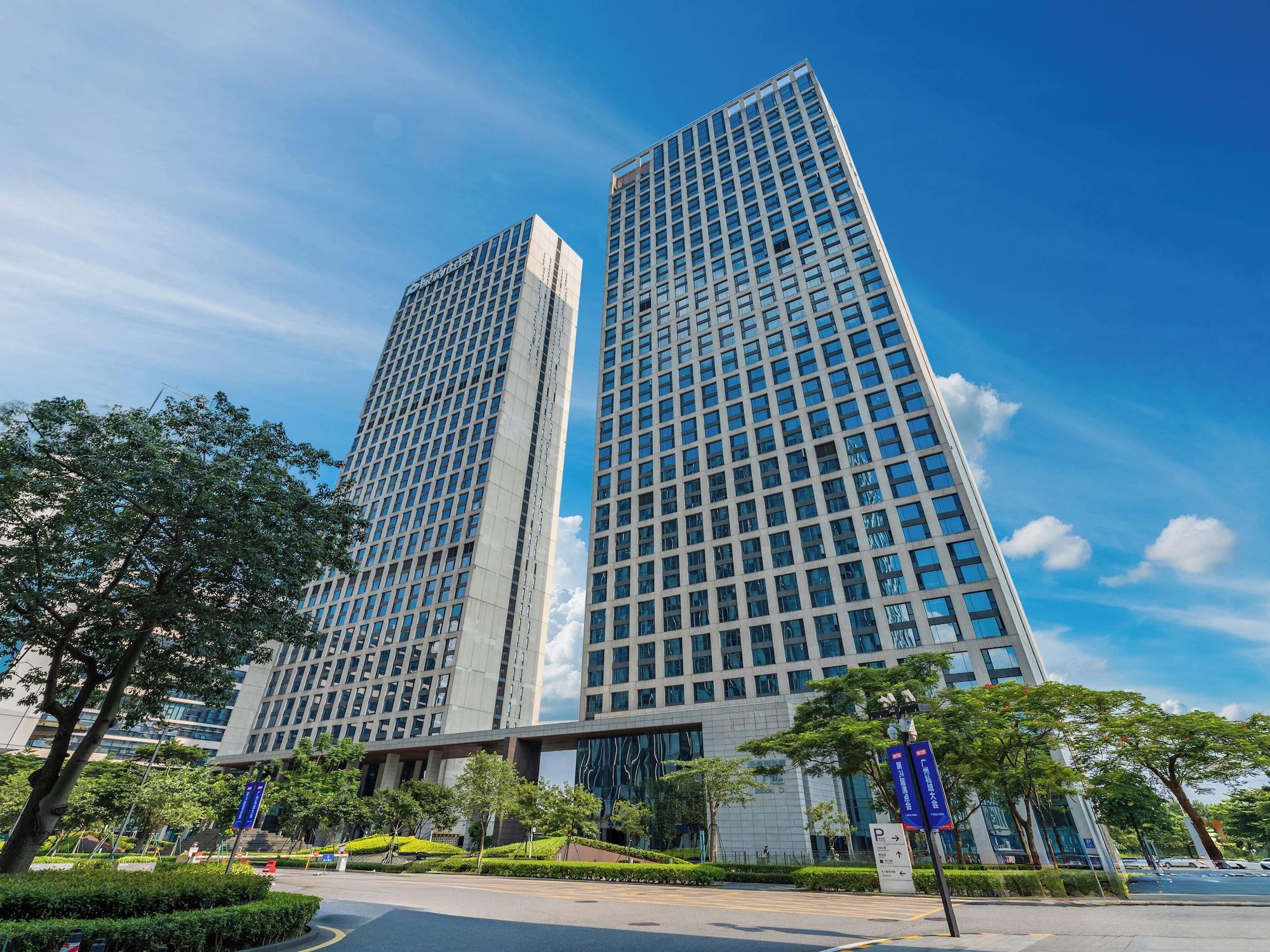 Varios Yicheng Apartment PaZhou Poly World Center