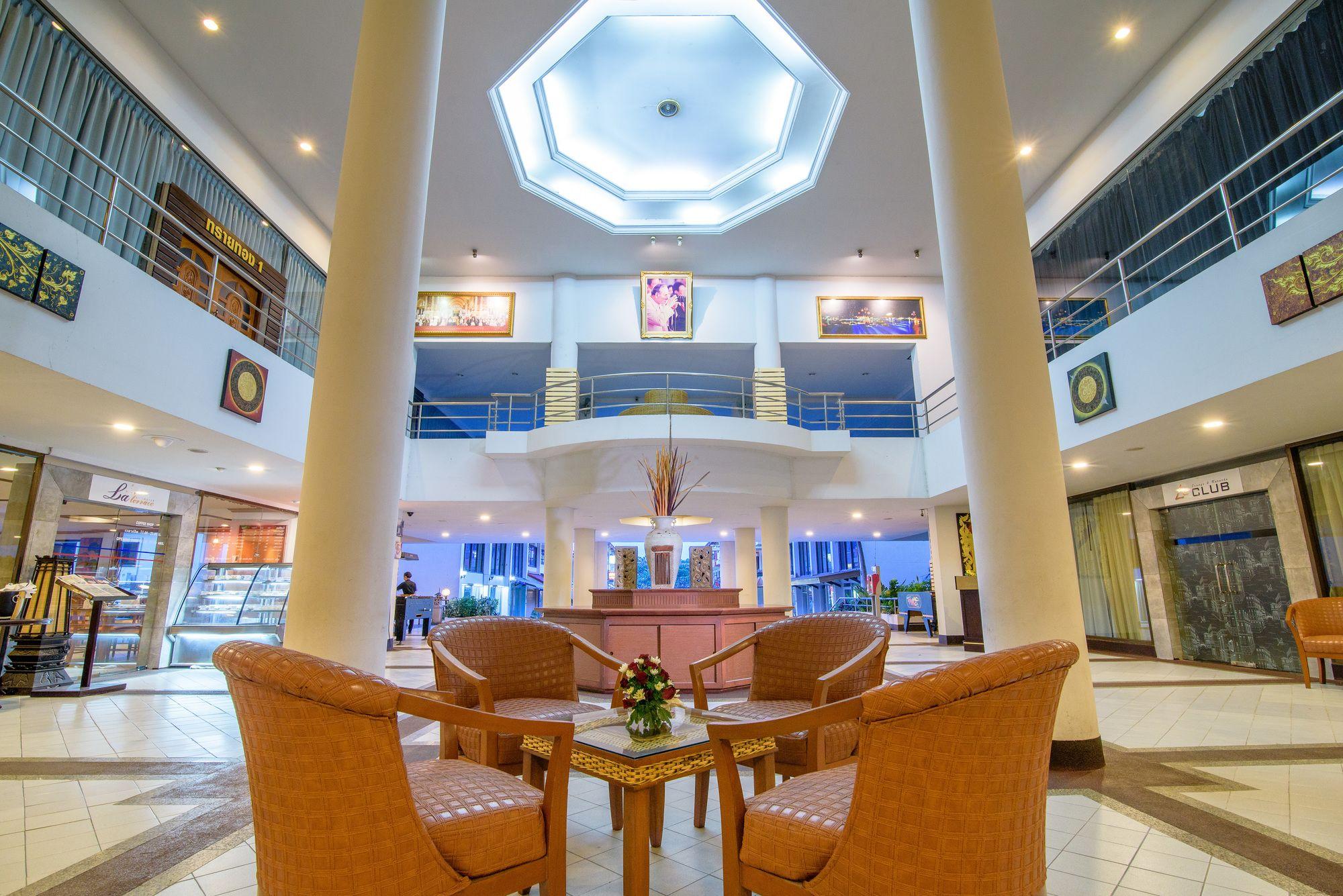 Vista Lobby Golden Beach Cha-Am Hotel