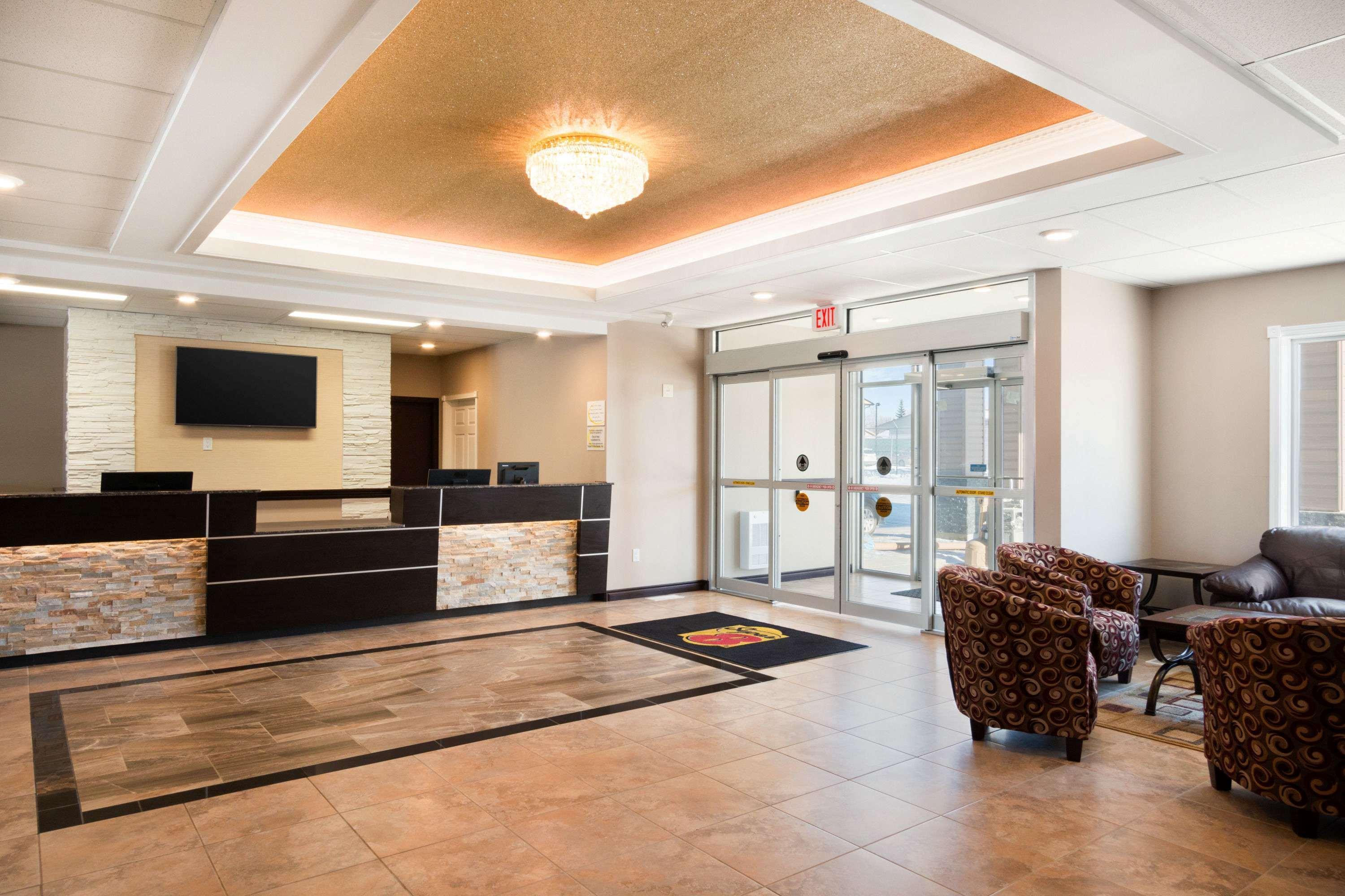 Vista Lobby Super 8 by Wyndham Regina