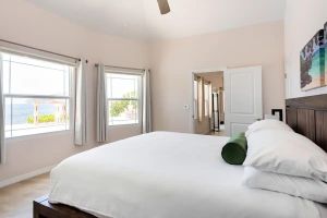 Alquiler Vacacional - Luxury Oceanfront Villa, 2 Primary Suites + 3rd bdrm, Pool