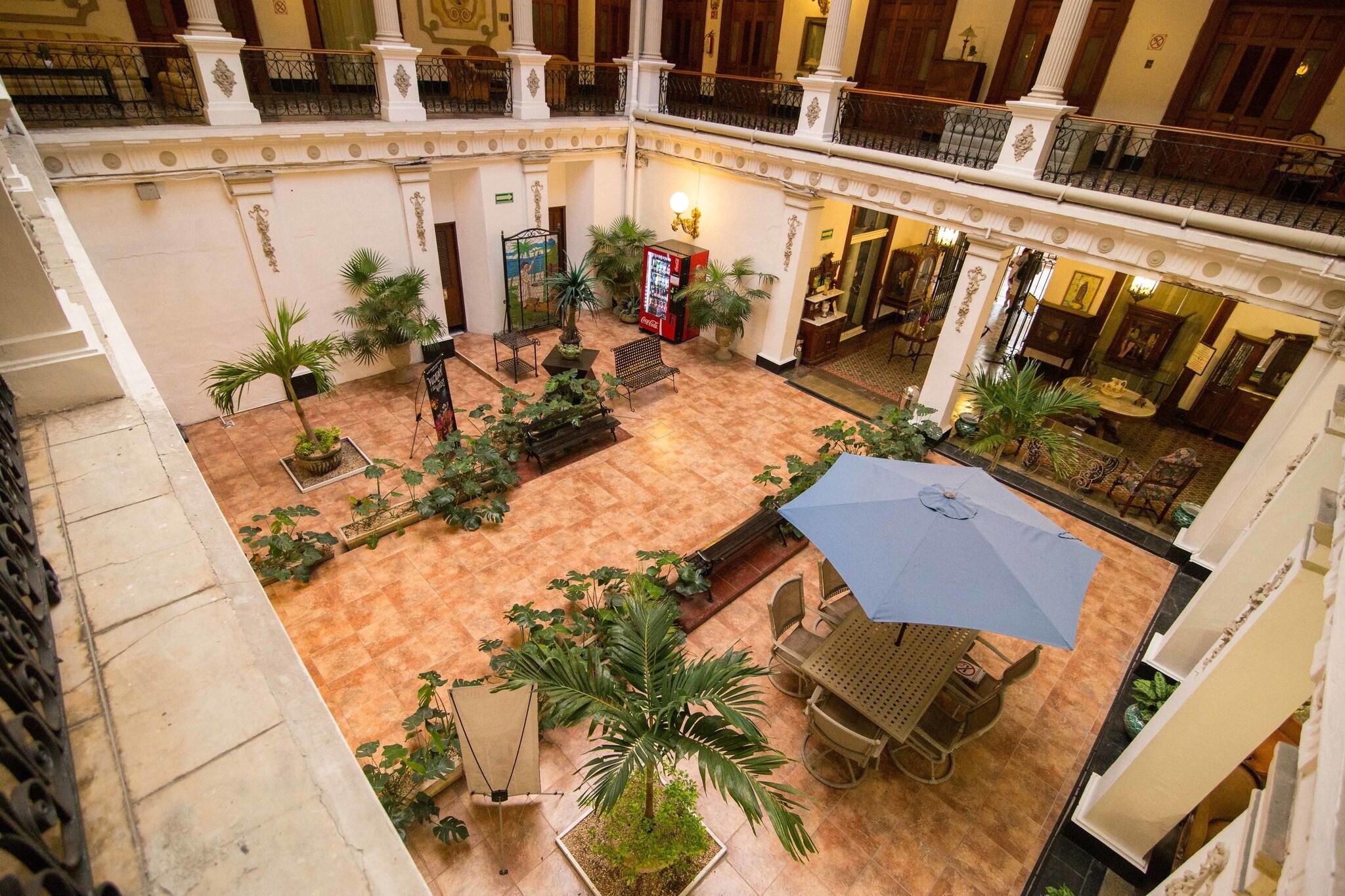 Varios Gran Hotel 