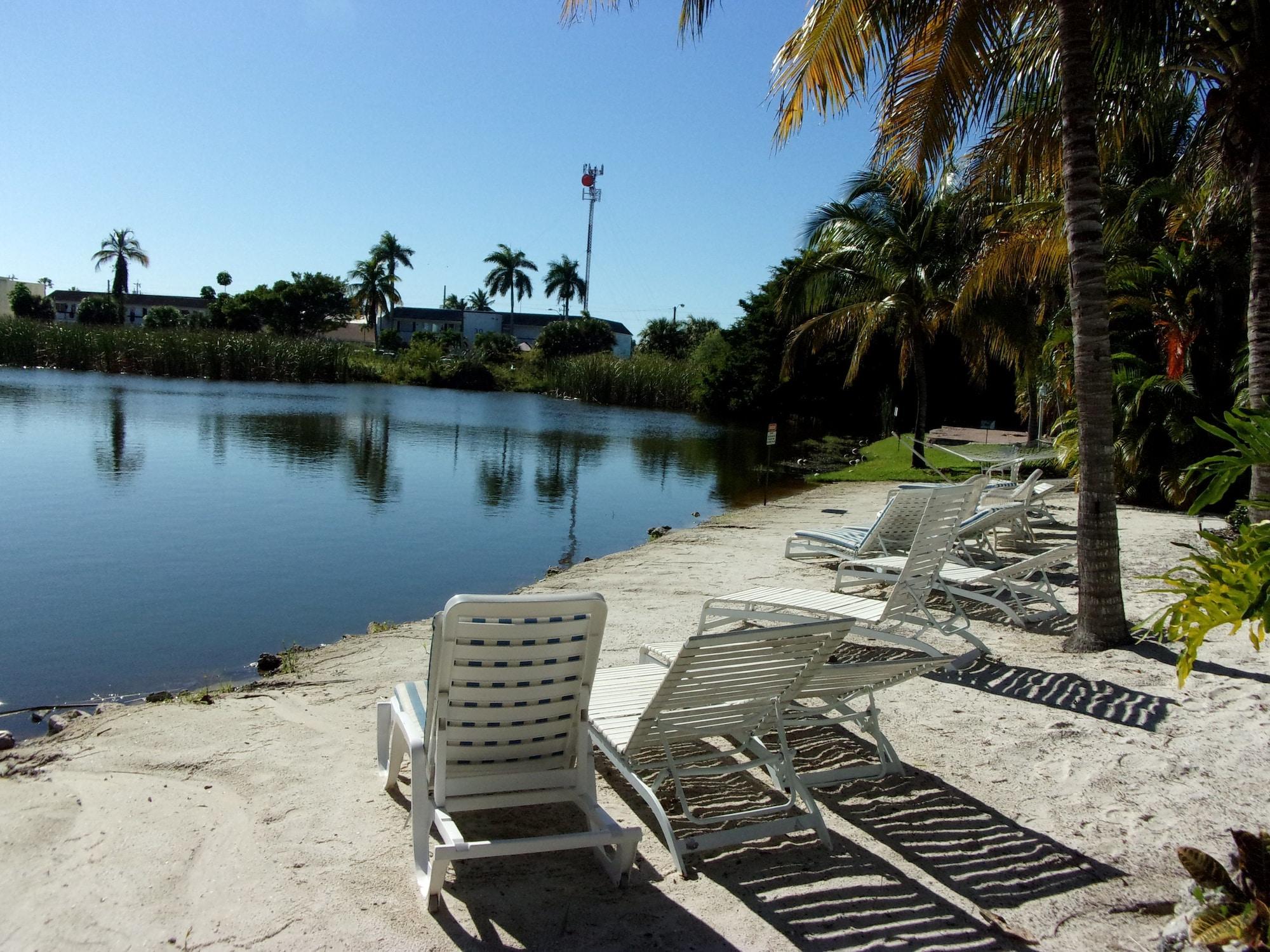 Varios Marco Island Lakeside Inn