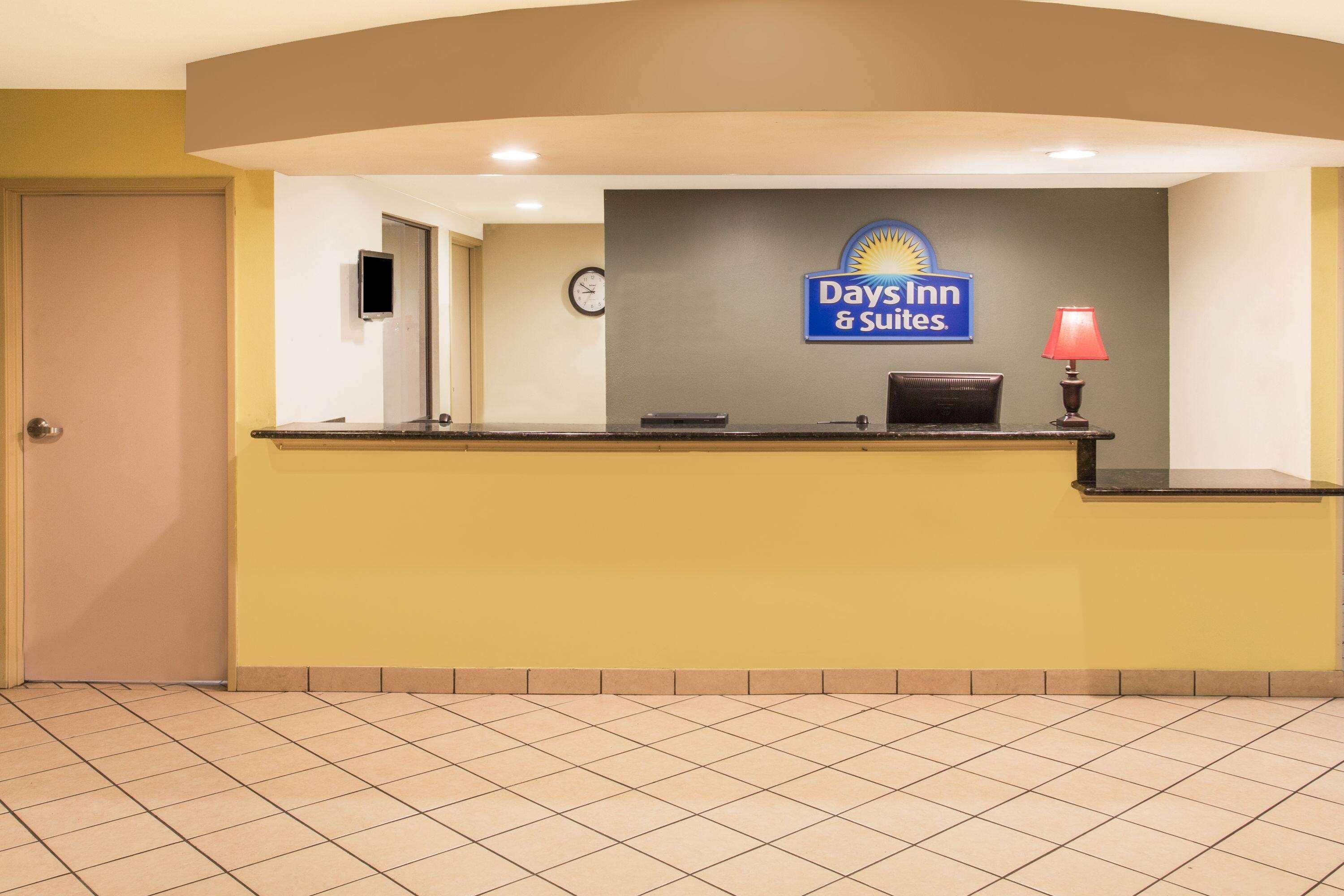 Vista Lobby Days Inn & Suites by Wyndham Thibodaux