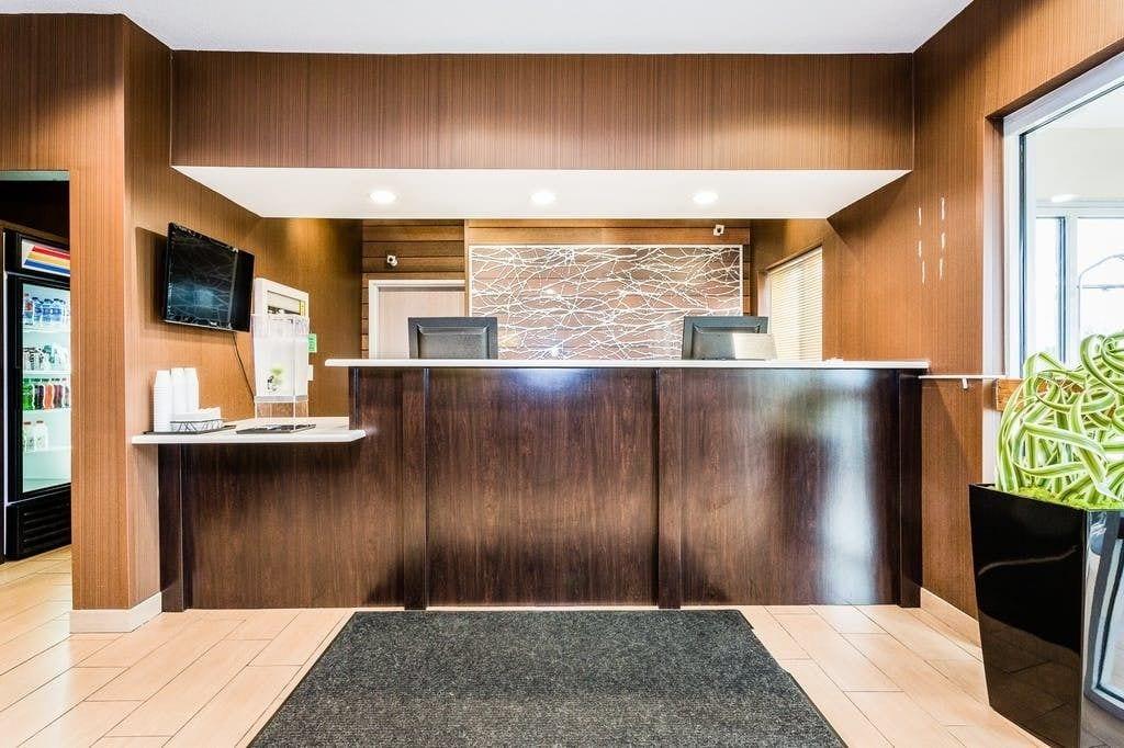 Vista Lobby Wingate by Wyndham Gurnee