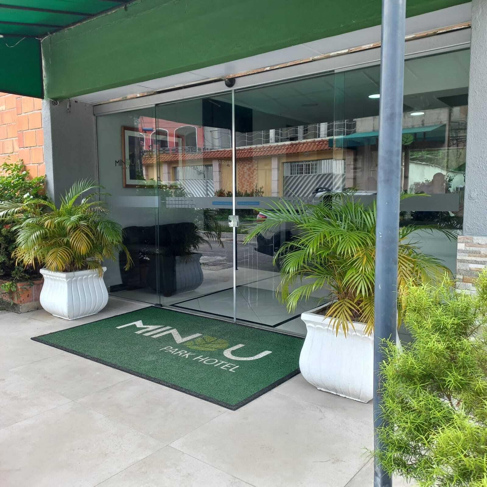 Varios Mindu Park Hotel