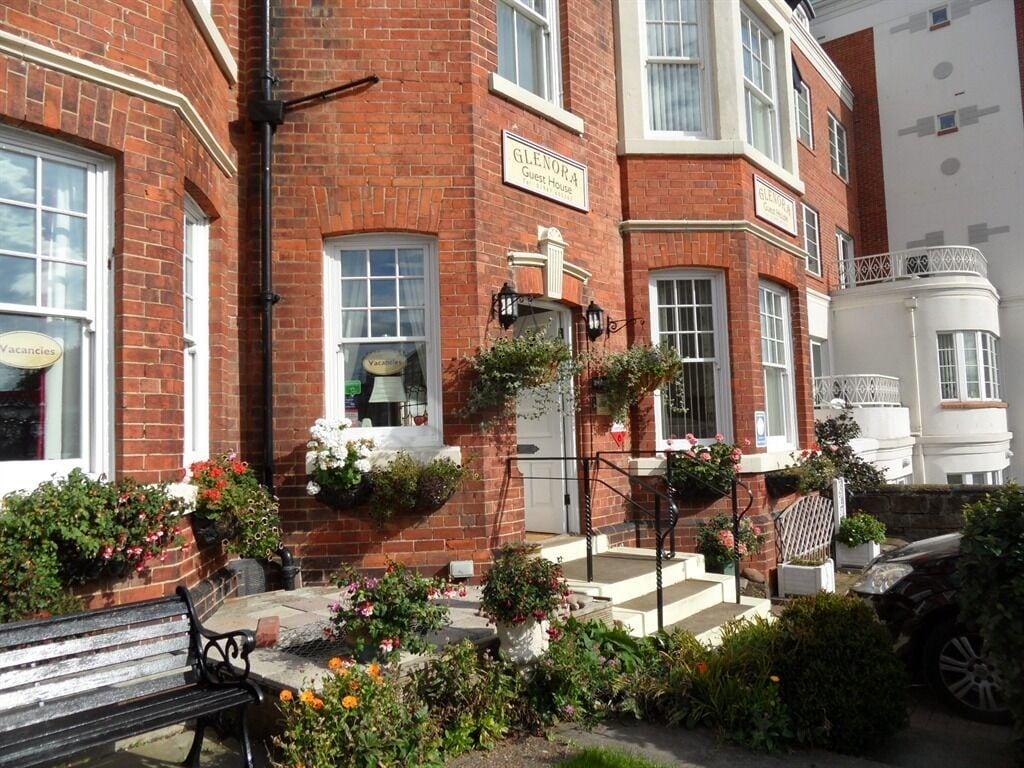 Vista Exterior Glenora Guest House