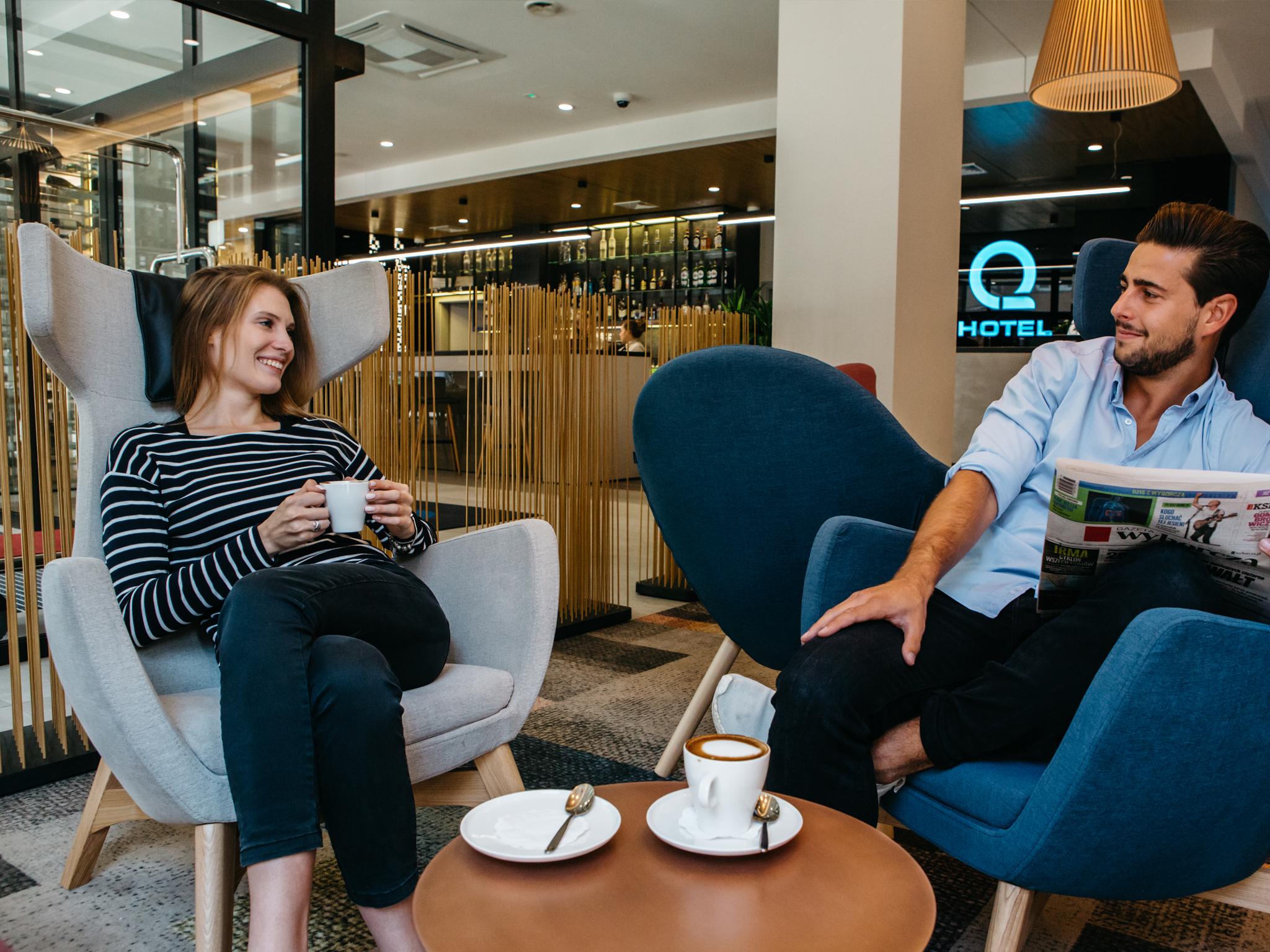 Bar/Salón Q Hotel Plus Katowice