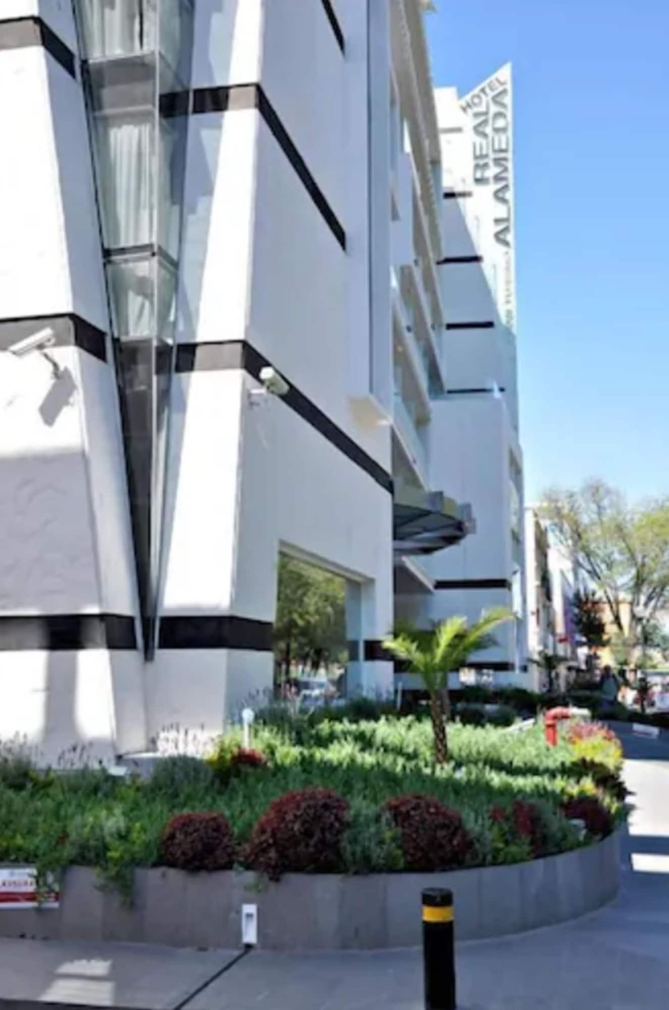 Vista Exterior Hotel Real Alameda
