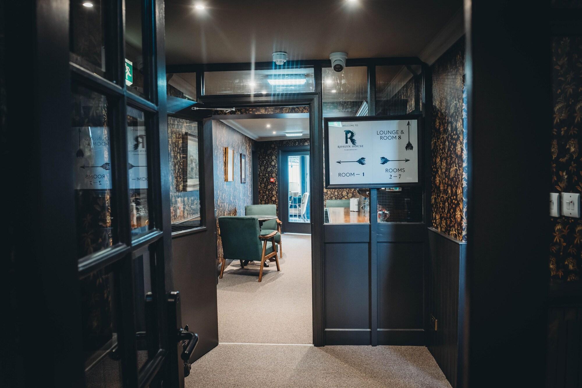 Vista Exterior Roslyn House