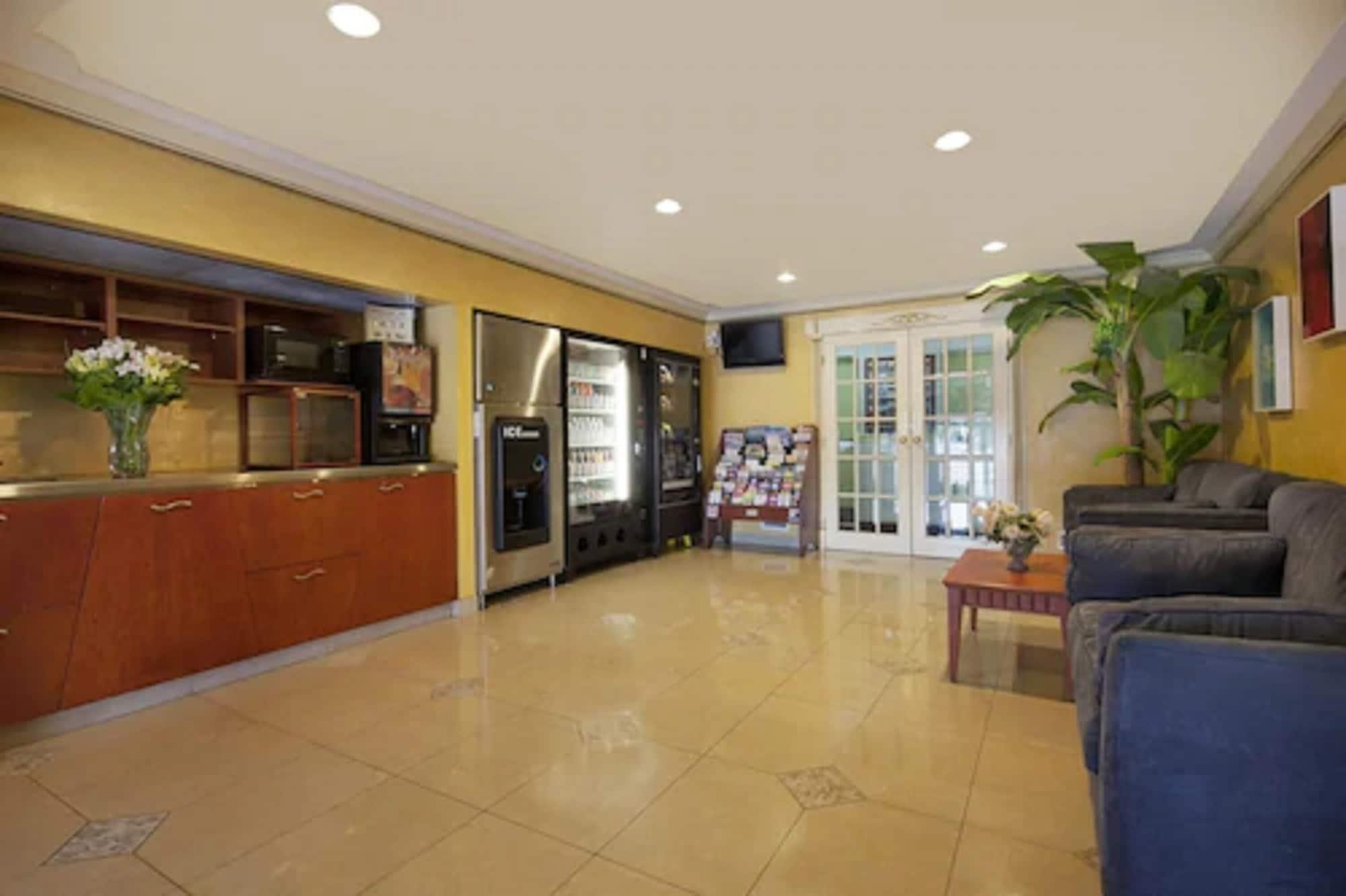Vista Lobby Canadas Best Value Inn Richmond Hill Toronto N