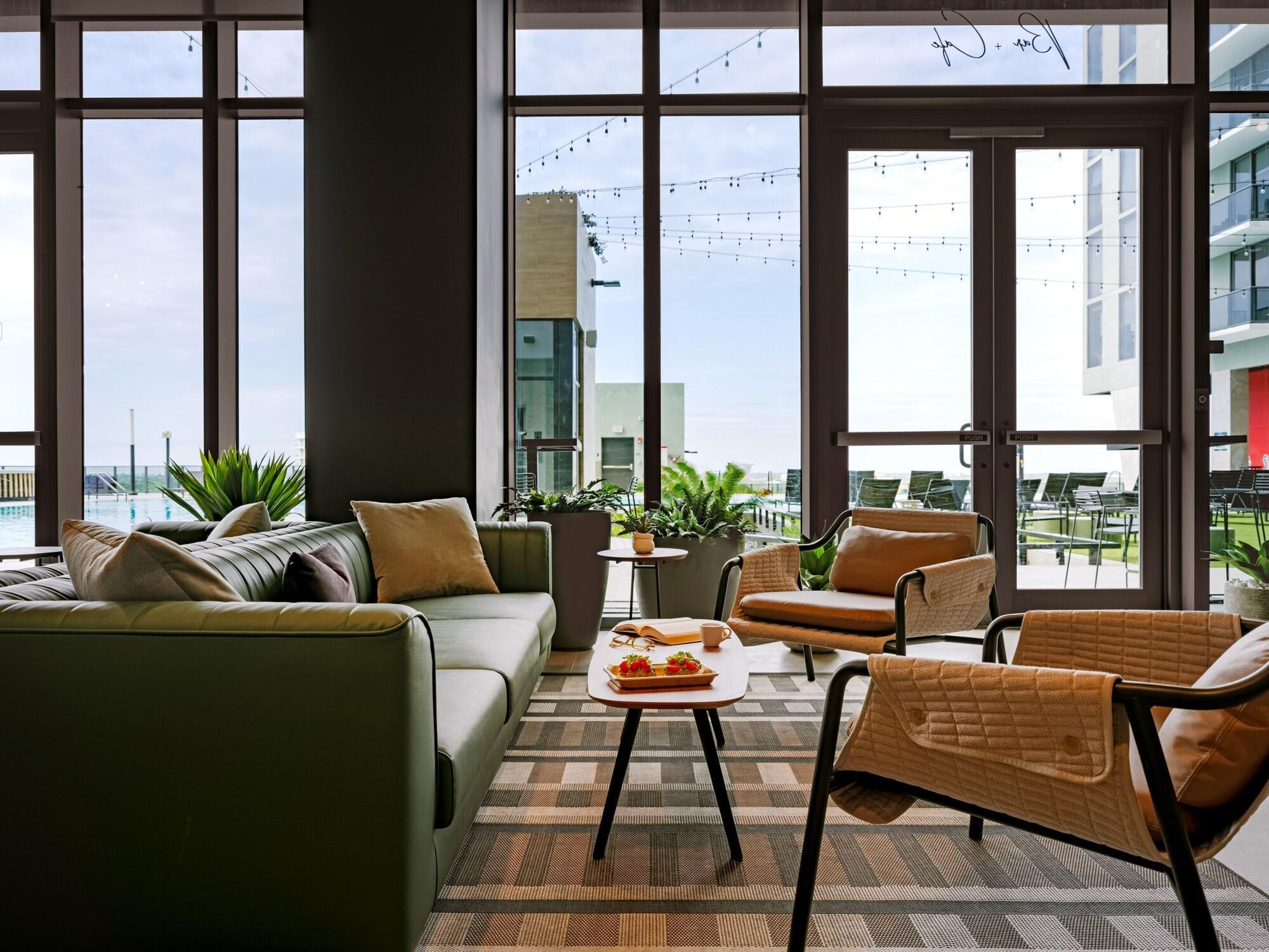 Vista Lobby Sonder at Riverwalk