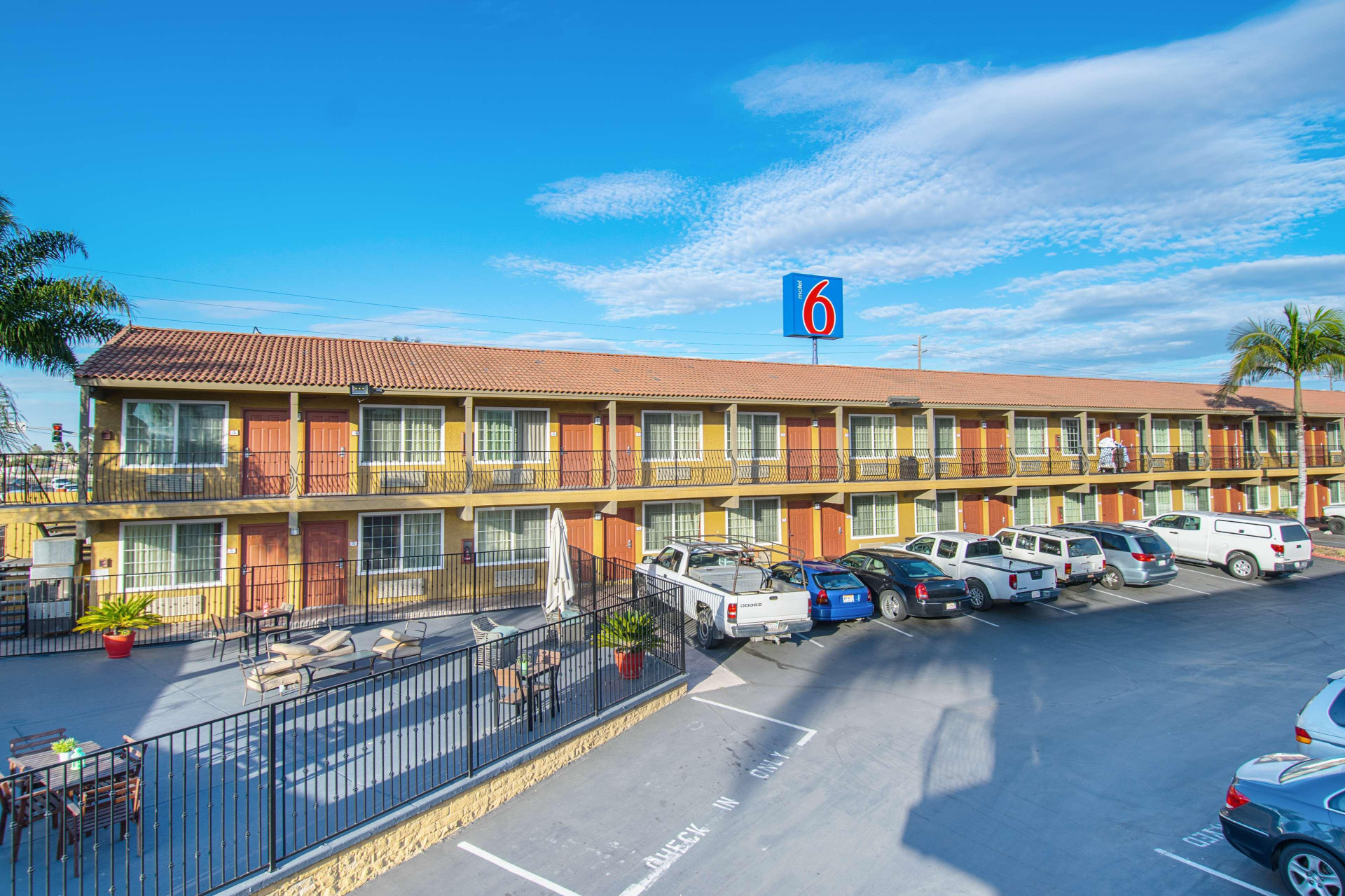 Vista Exterior Motel 6 San Diego, CA - Southbay