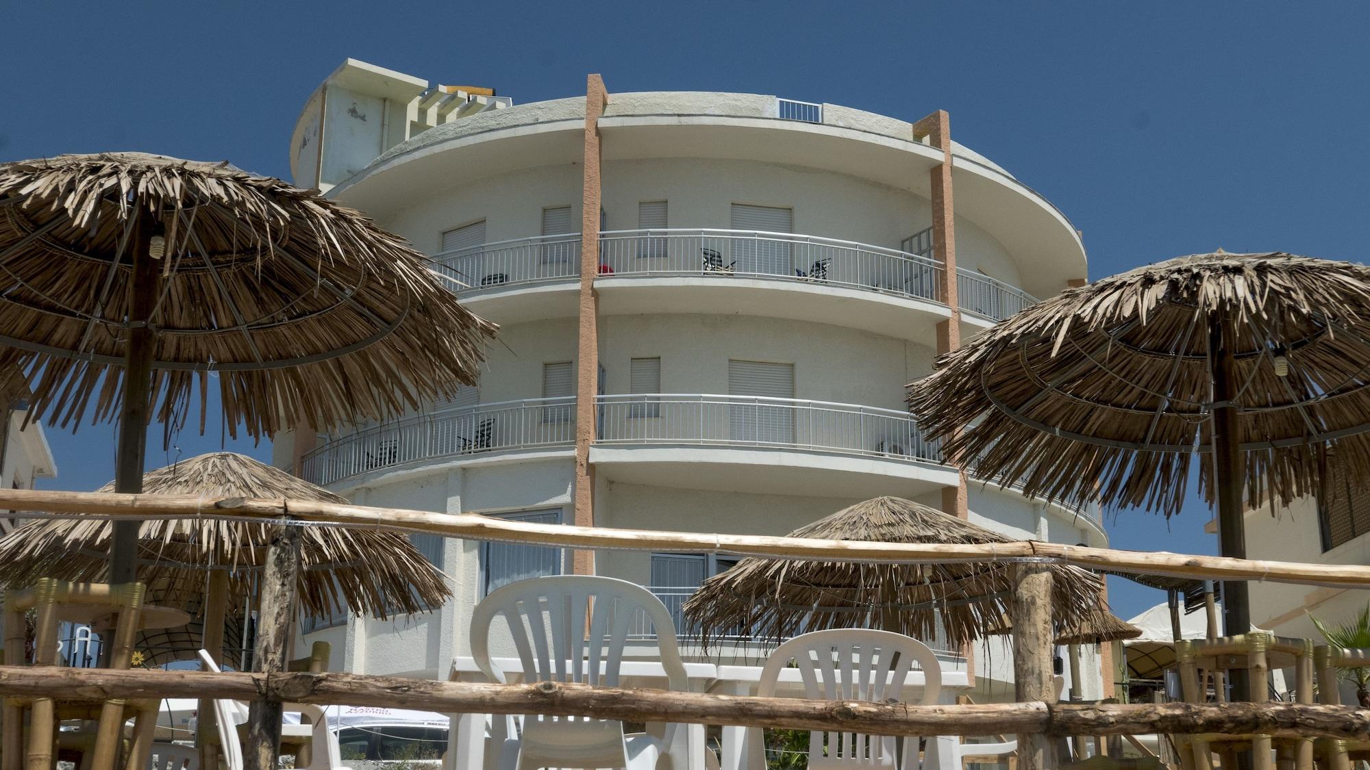 Vista Exterior Hotel Il Girasole