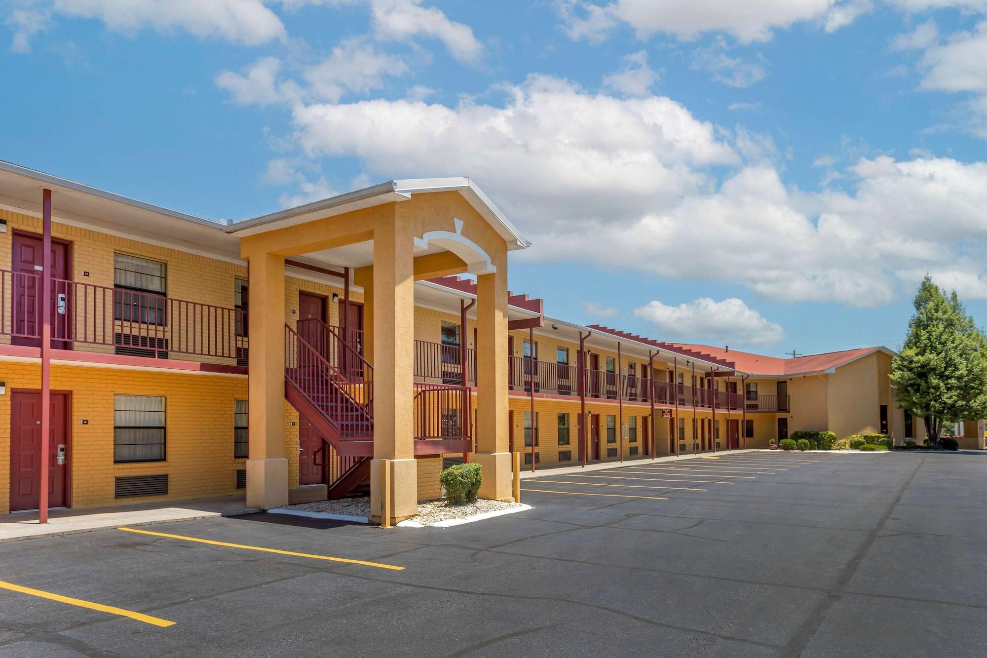 Vista Exterior Best Western Benton Inn