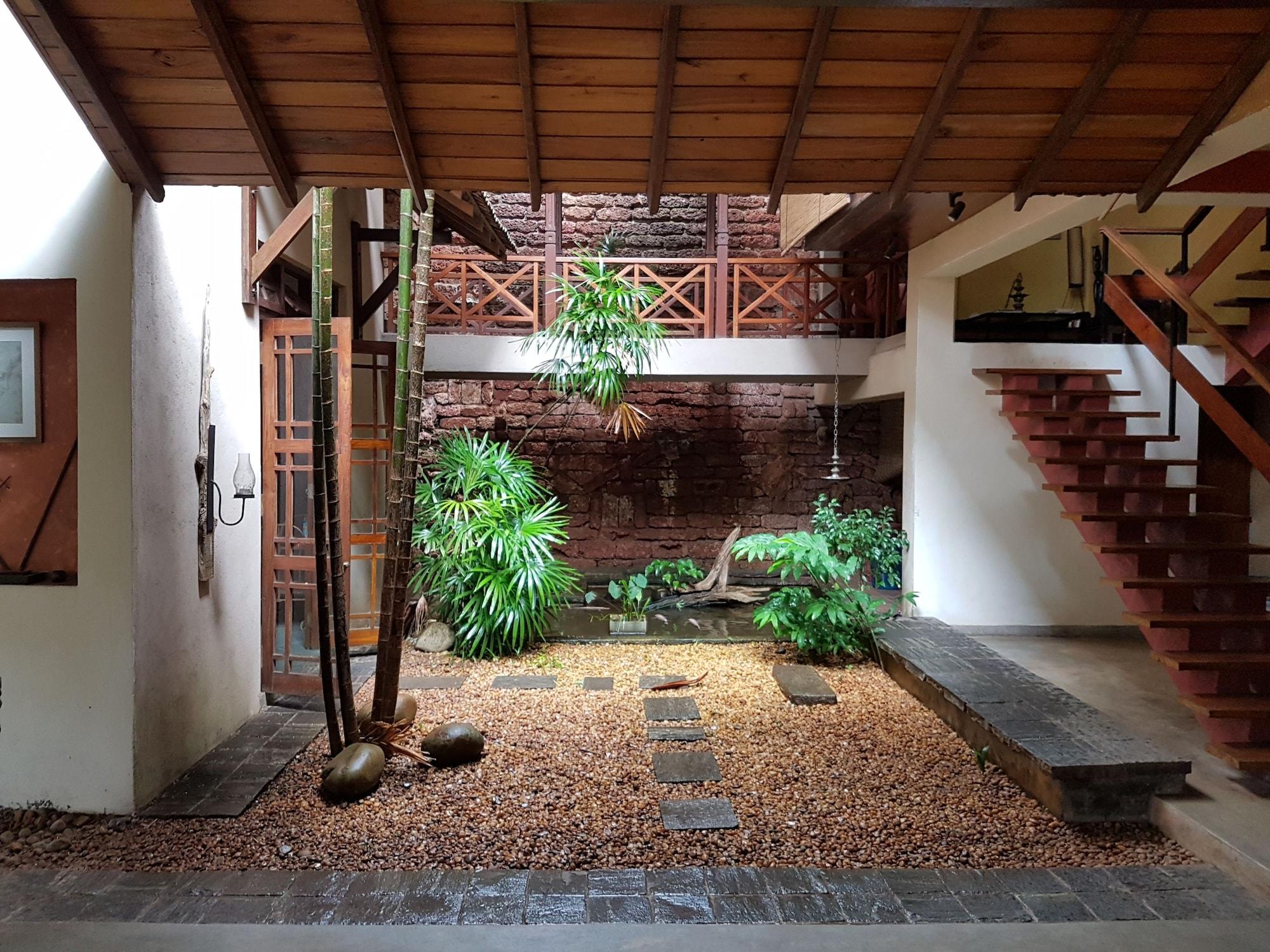Varios Highbury Colombo