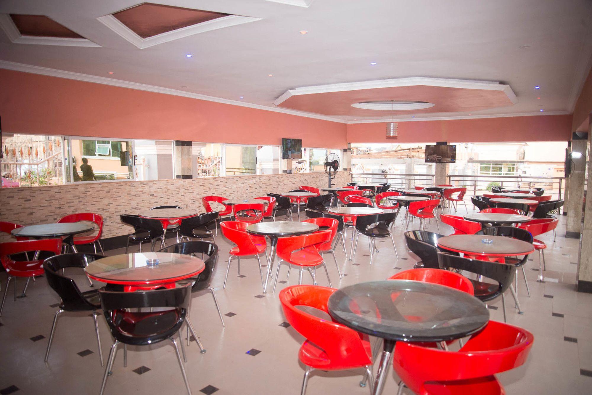Bar/Salón Hampton Towers and Spa