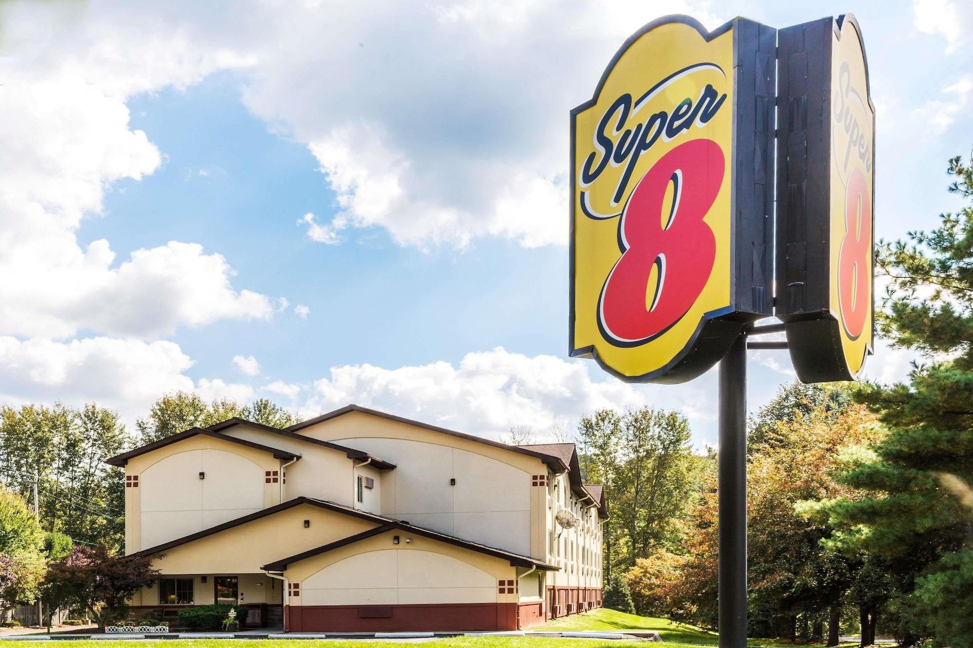 Varios Super 8 by Wyndham East Stroudsburg/Poconos